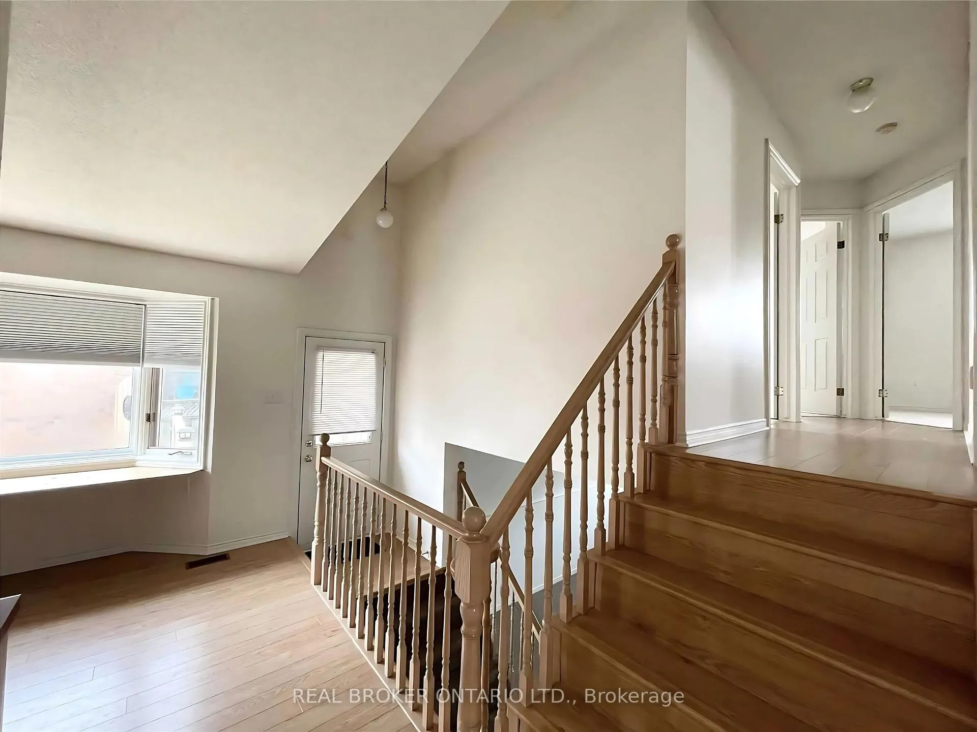 Photo 12 of 5999 Andrea Drive, Niagara Falls, West Wood — HOMEH