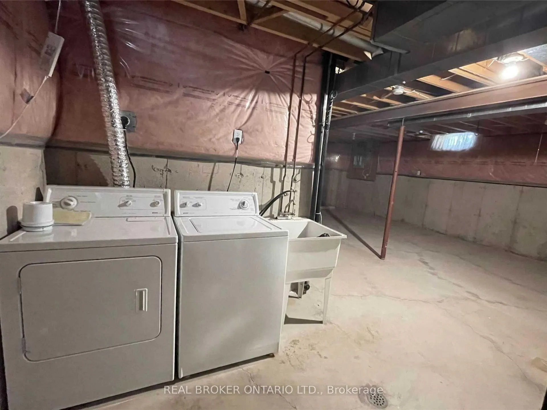 Photo 15 of 5999 Andrea Drive, Niagara Falls, West Wood — HOMEH