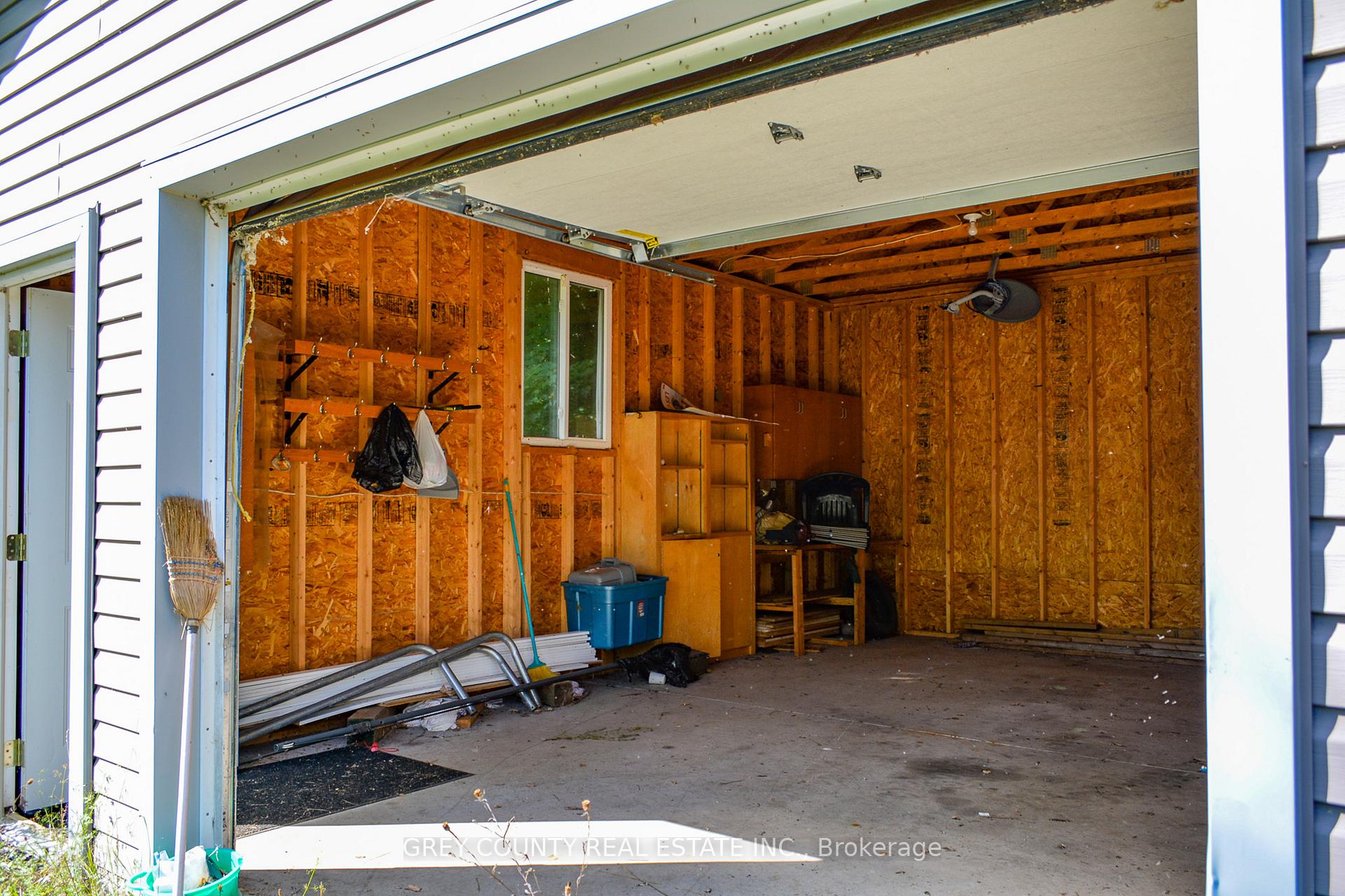 Photo 8 of 396436 2 Concession Road, Chatsworth — HOMEH