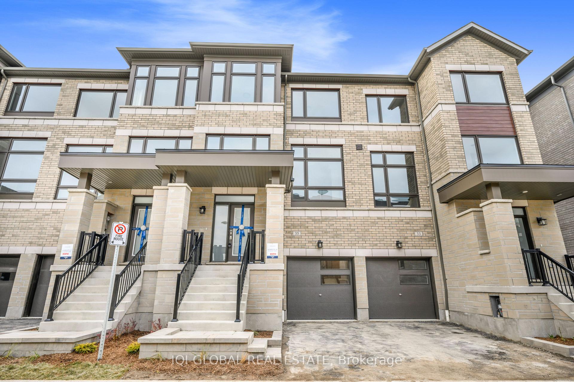 Photo 2 of 35 Douet Lane, Ajax, South East — HOMEH