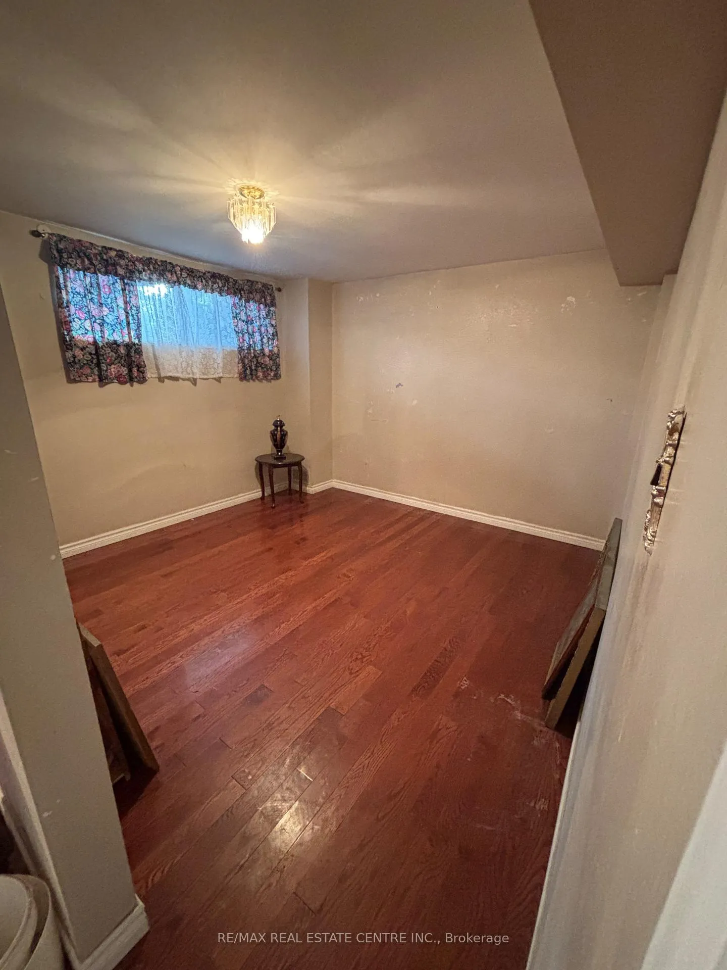 Photo 2 of 56 Ardglen Drive, Brampton, Brampton East — HOMEH