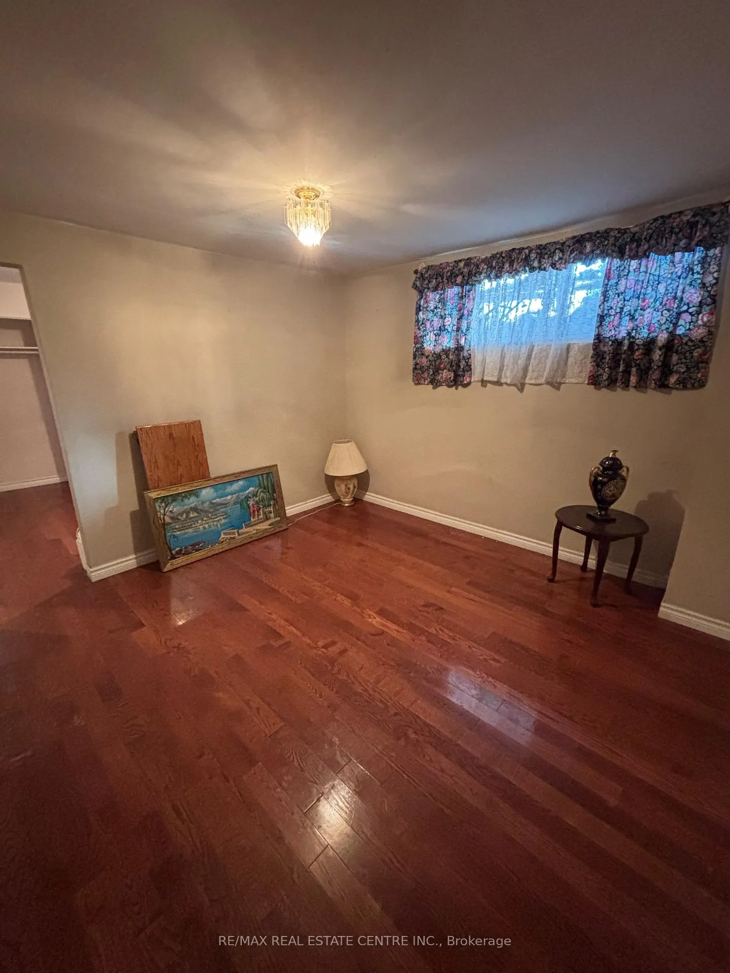Photo 3 of 56 Ardglen Drive, Brampton, Brampton East — HOMEH