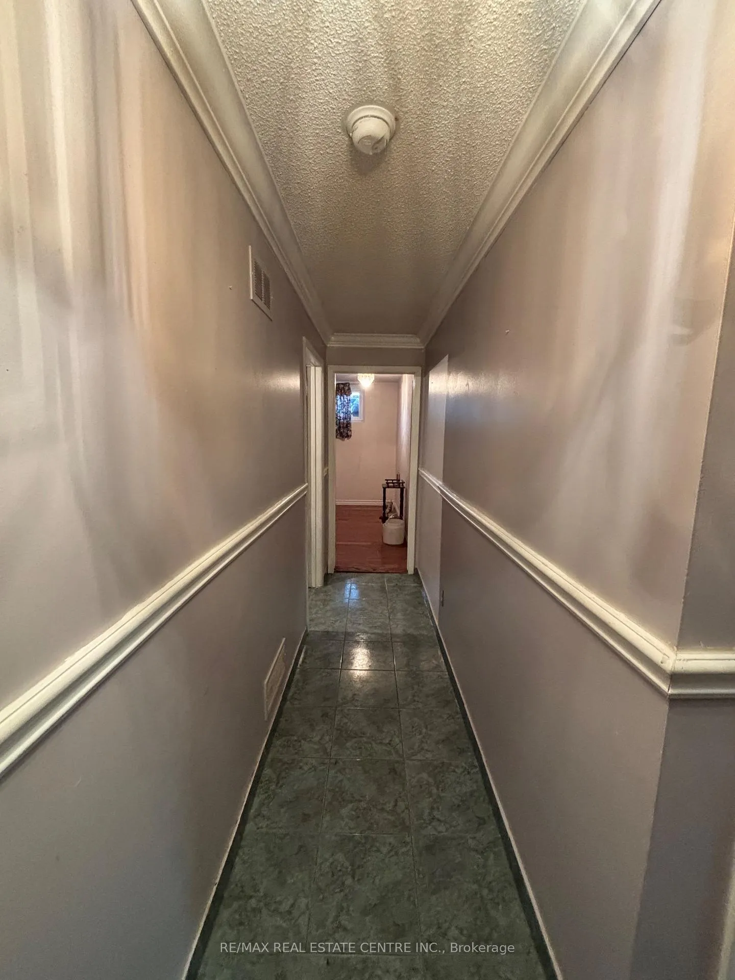 Photo 4 of 56 Ardglen Drive, Brampton, Brampton East — HOMEH