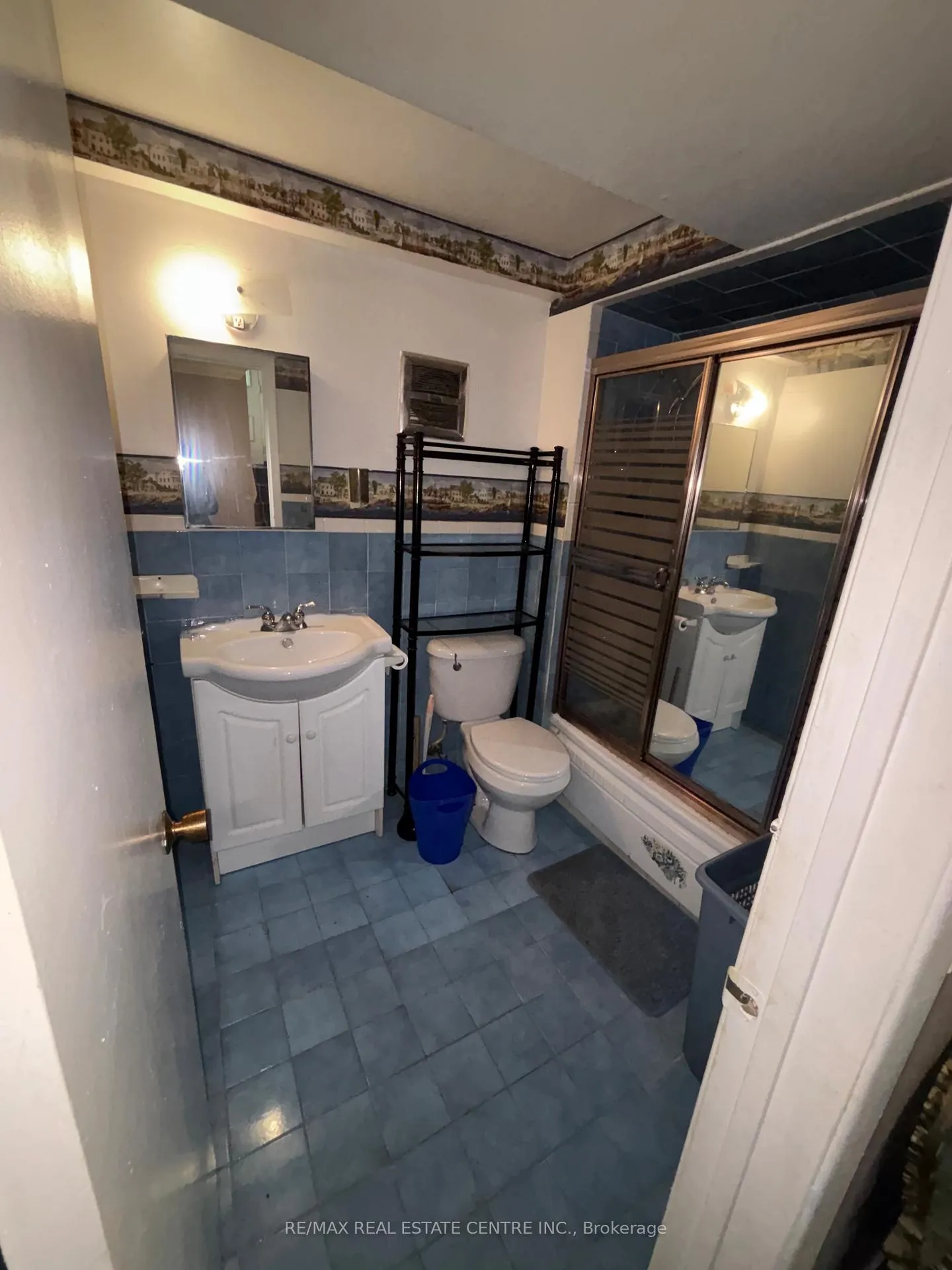 Photo 8 of 56 Ardglen Drive, Brampton, Brampton East — HOMEH
