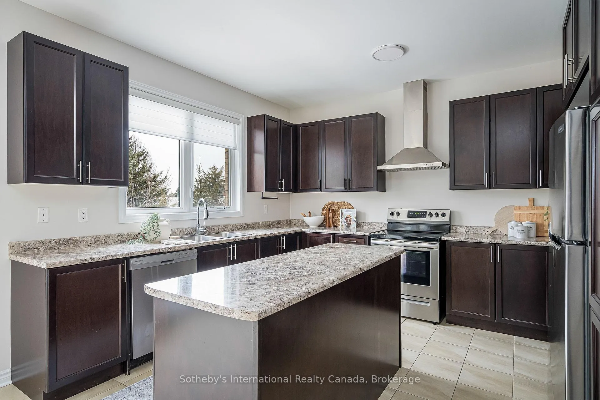 Photo 10 of 45 Mclean Avenue, Collingwood — HOMEH