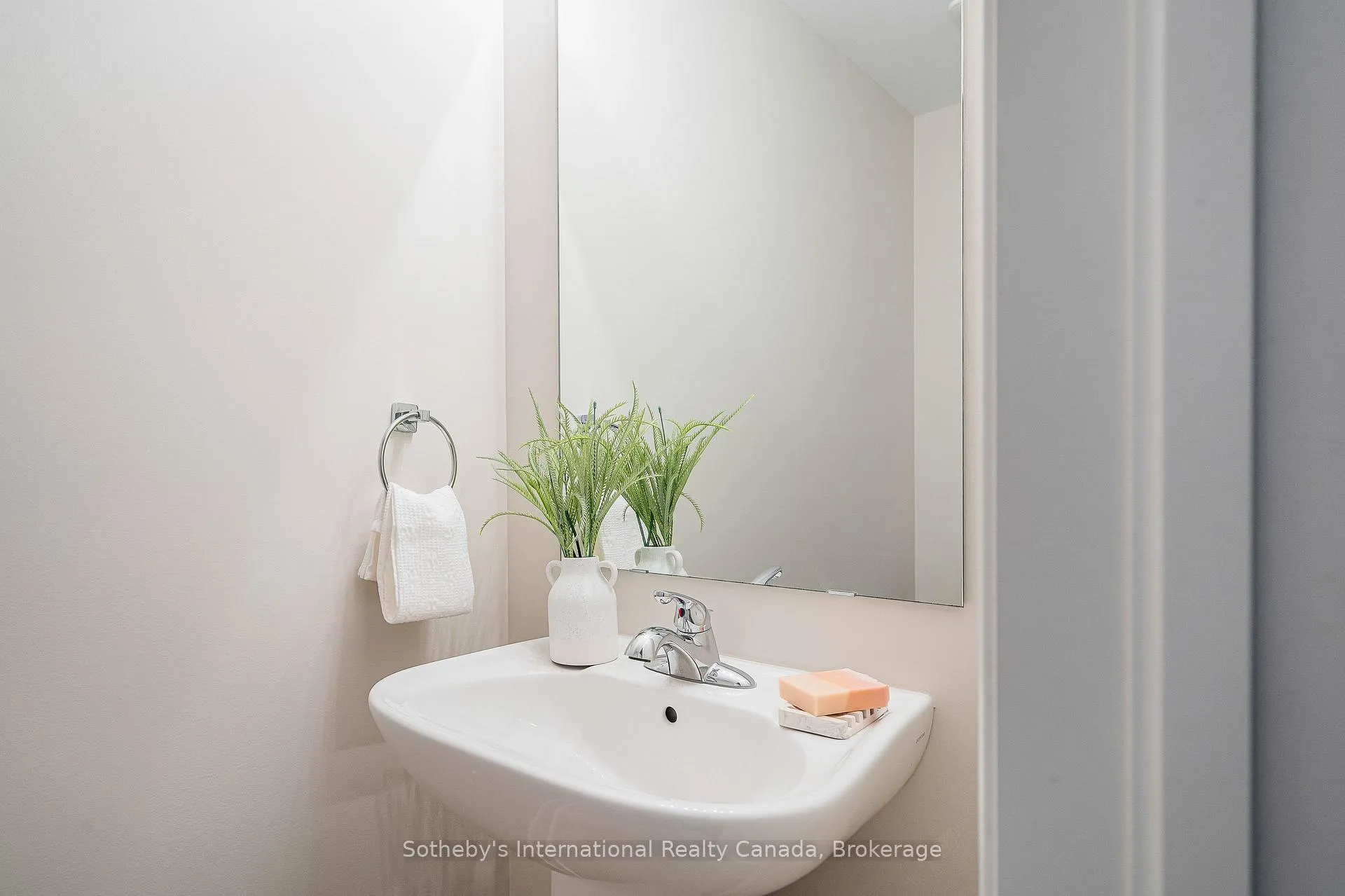 Photo 20 of 45 Mclean Avenue, Collingwood — HOMEH