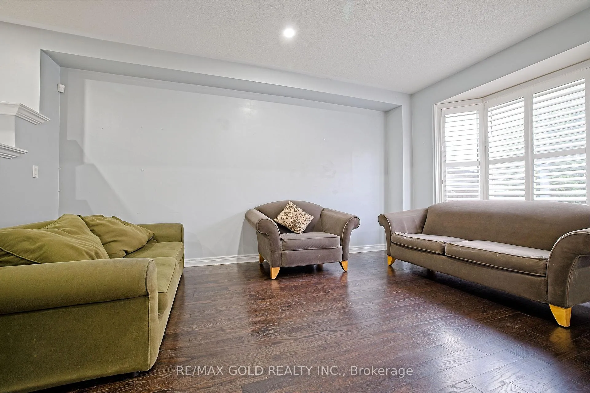 Photo 10 of 35 Abitibi Lake Drive, Brampton, Sandringham-Wellington — HOMEH