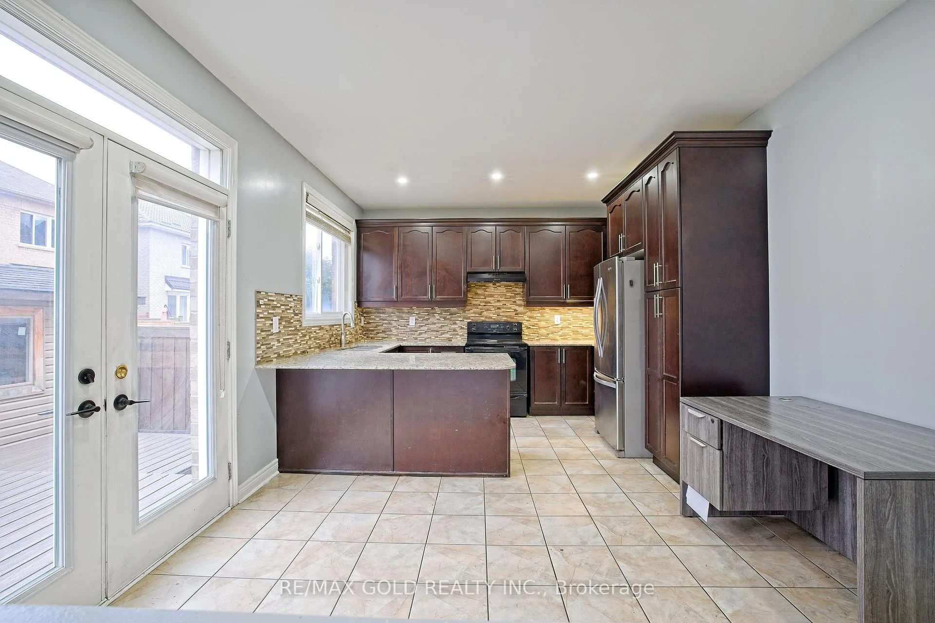 Photo 12 of 35 Abitibi Lake Drive, Brampton, Sandringham-Wellington — HOMEH