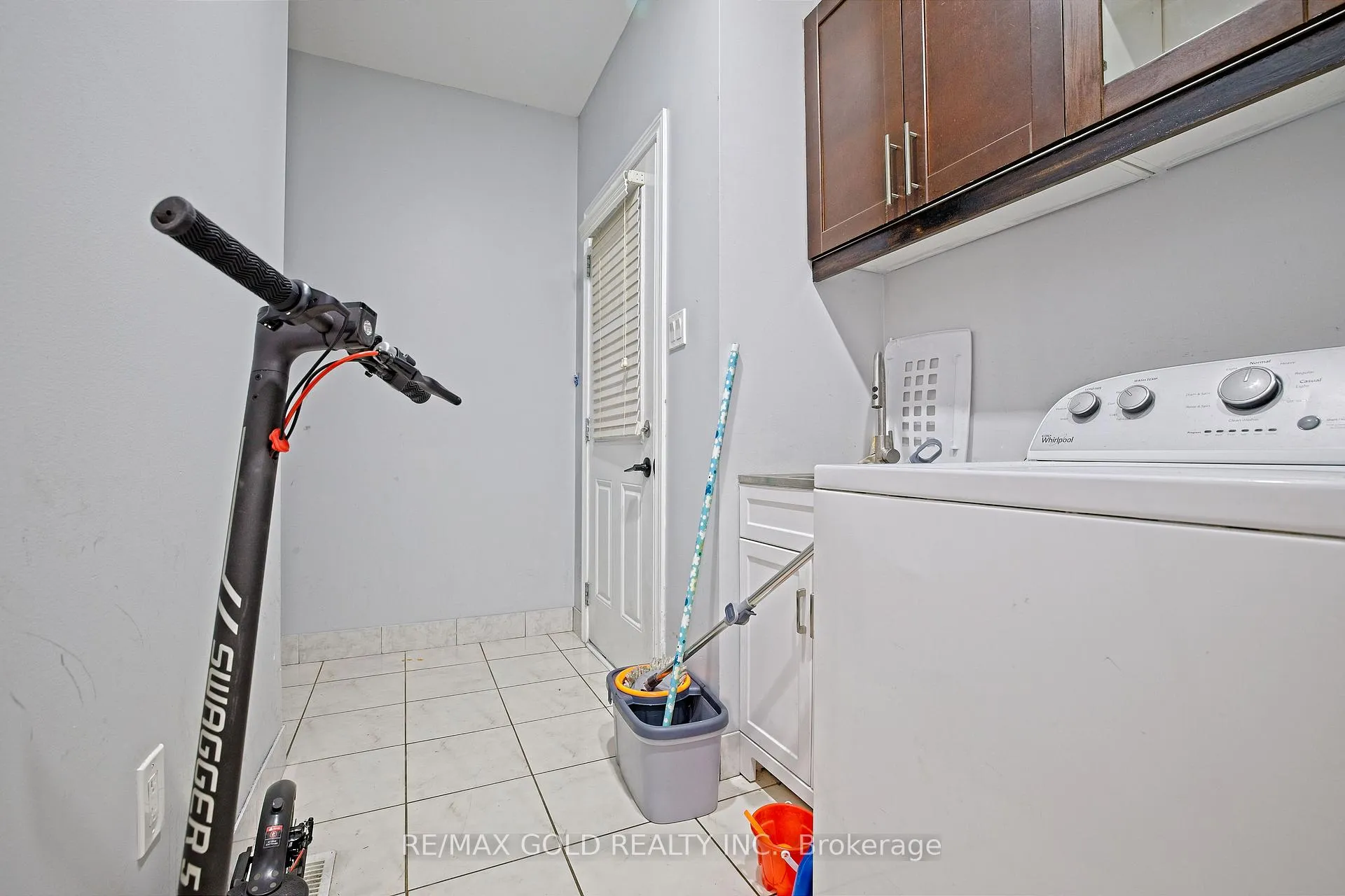 Photo 22 of 35 Abitibi Lake Drive, Brampton, Sandringham-Wellington — HOMEH