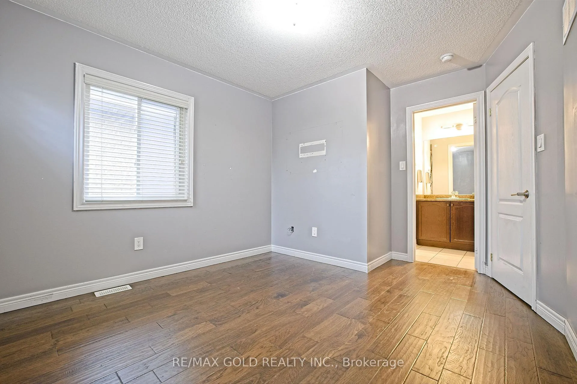 Photo 35 of 35 Abitibi Lake Drive, Brampton, Sandringham-Wellington — HOMEH