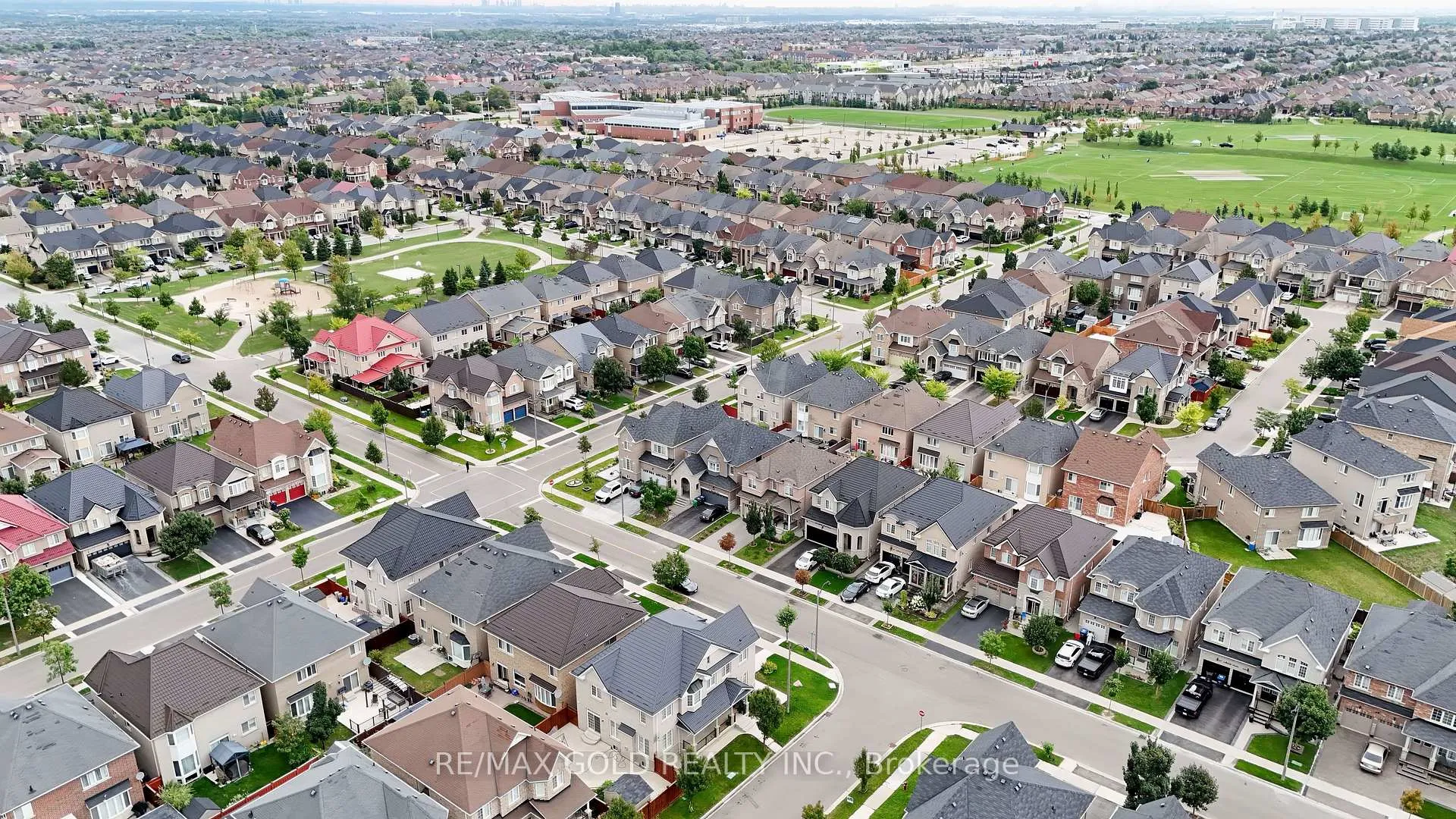 Photo 45 of 35 Abitibi Lake Drive, Brampton, Sandringham-Wellington — HOMEH