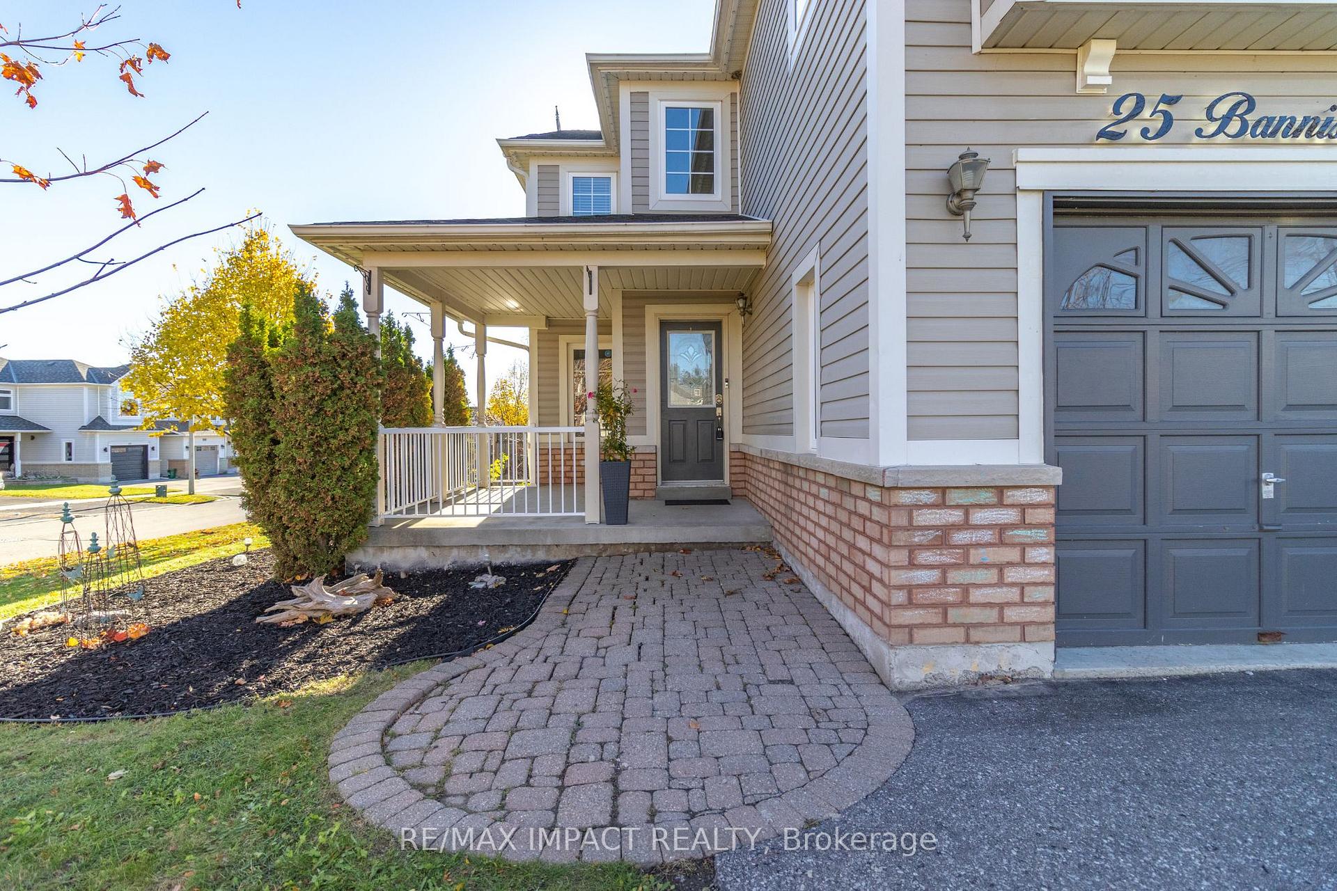 Photo 3 of 25 Bannister Street, Clarington, Bowmanville — HOMEH