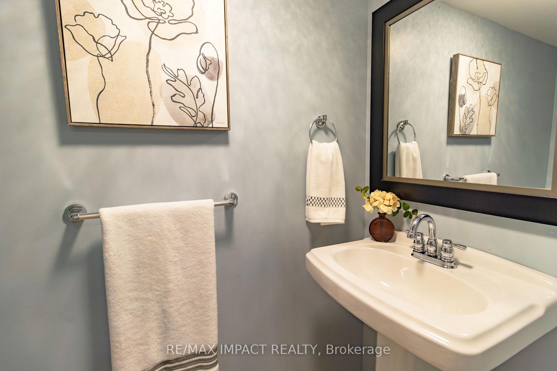 Photo 6 of 25 Bannister Street, Clarington, Bowmanville — HOMEH