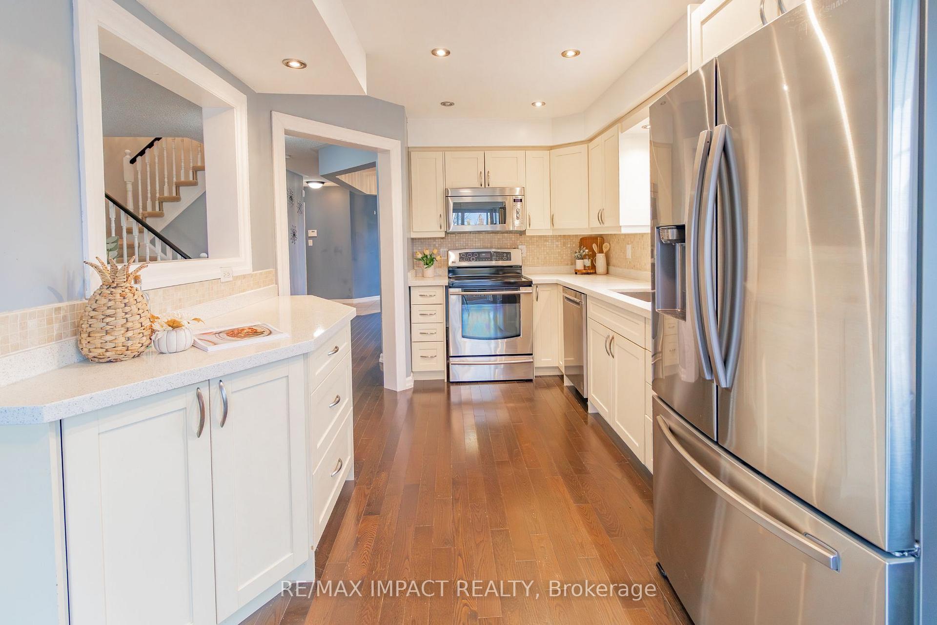 Photo 12 of 25 Bannister Street, Clarington, Bowmanville — HOMEH