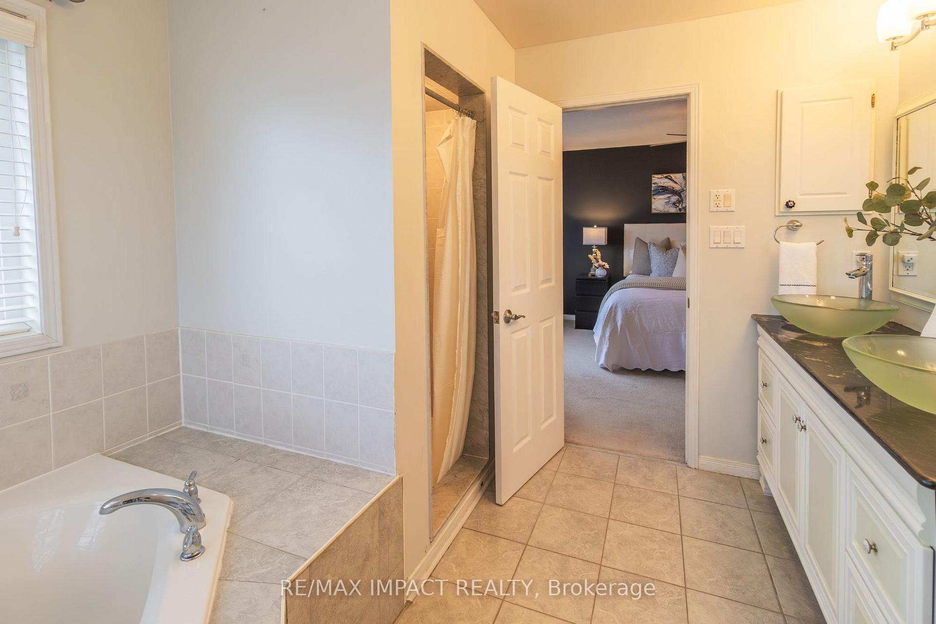 Photo 24 of 25 Bannister Street, Clarington, Bowmanville — HOMEH