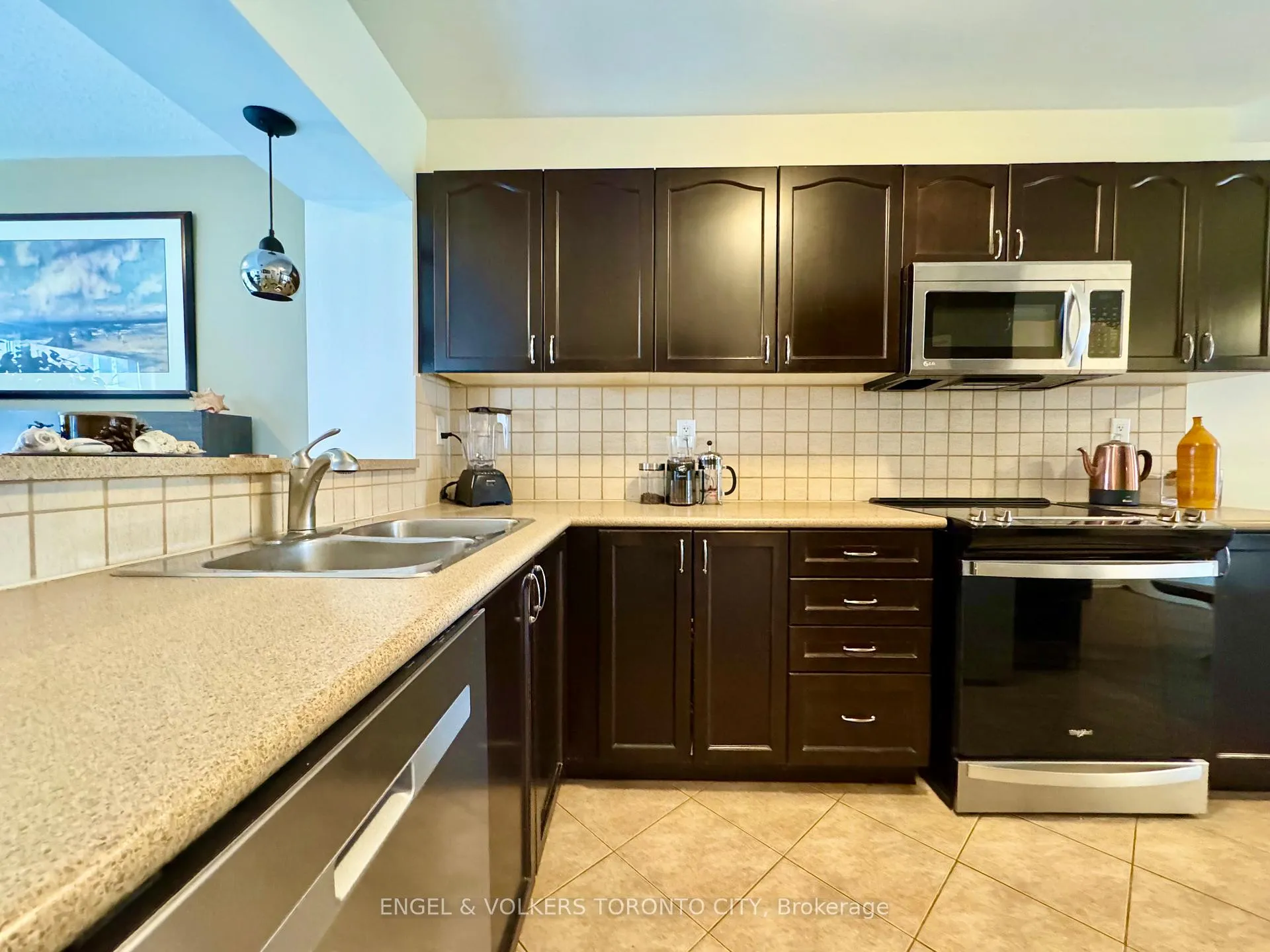 Photo 13 of 67 Gleave Terrace, Milton, Harrison — HOMEH