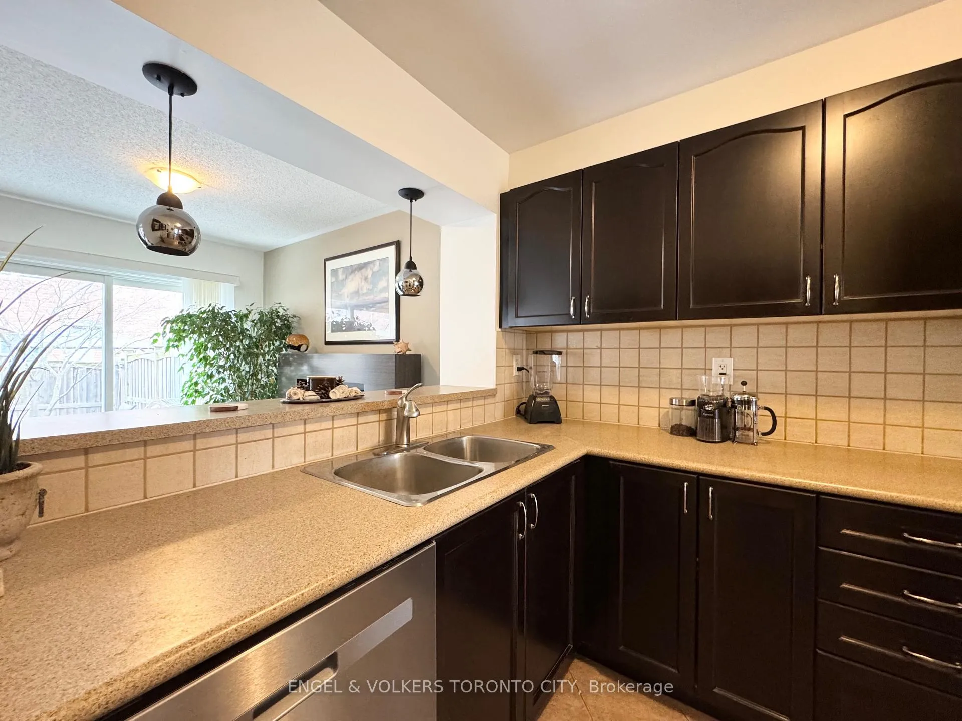 Photo 15 of 67 Gleave Terrace, Milton, Harrison — HOMEH