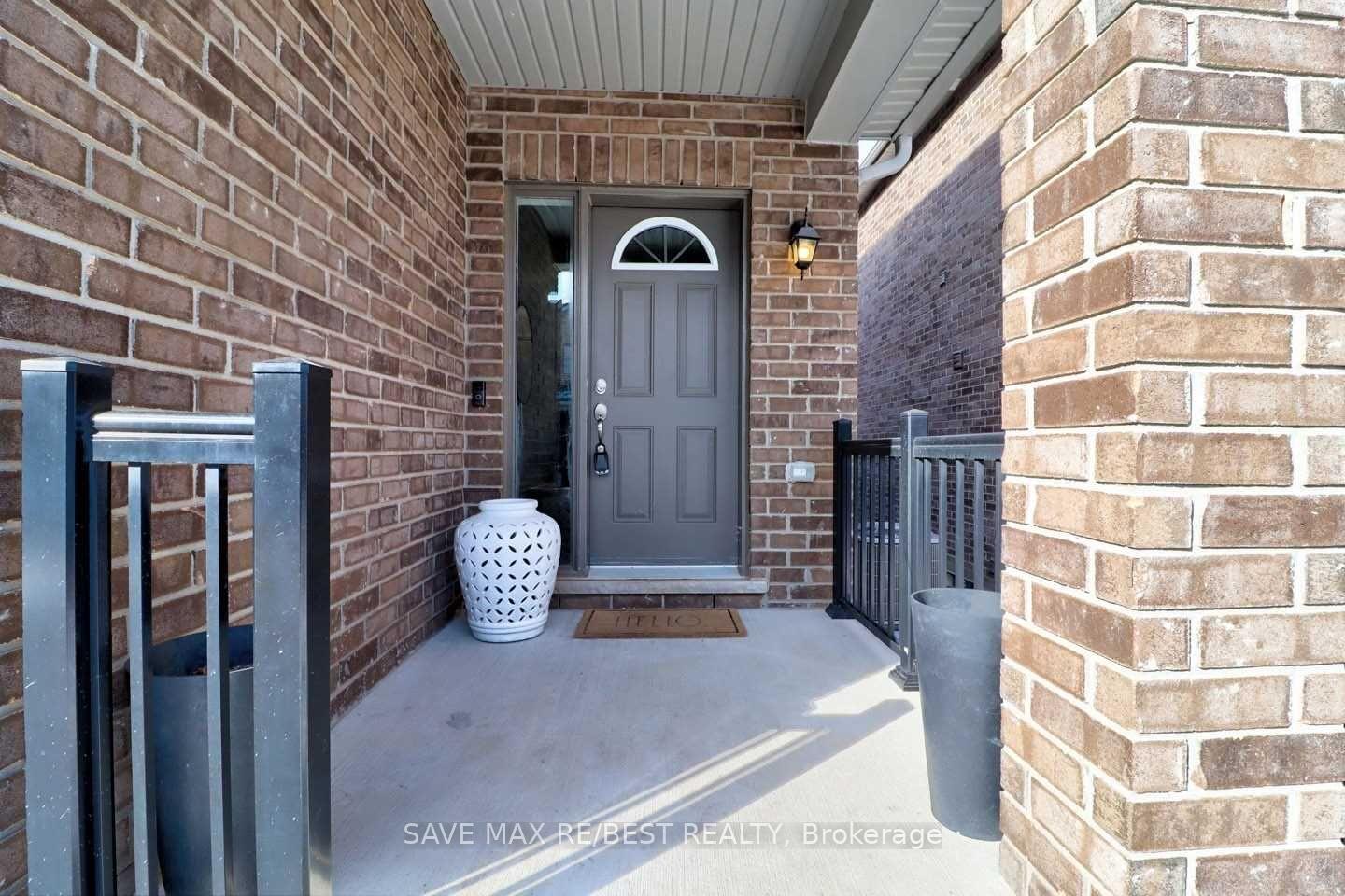 Photo 4 of 10 Bedford Estates Crescent, Barrie, Bayshore — HOMEH