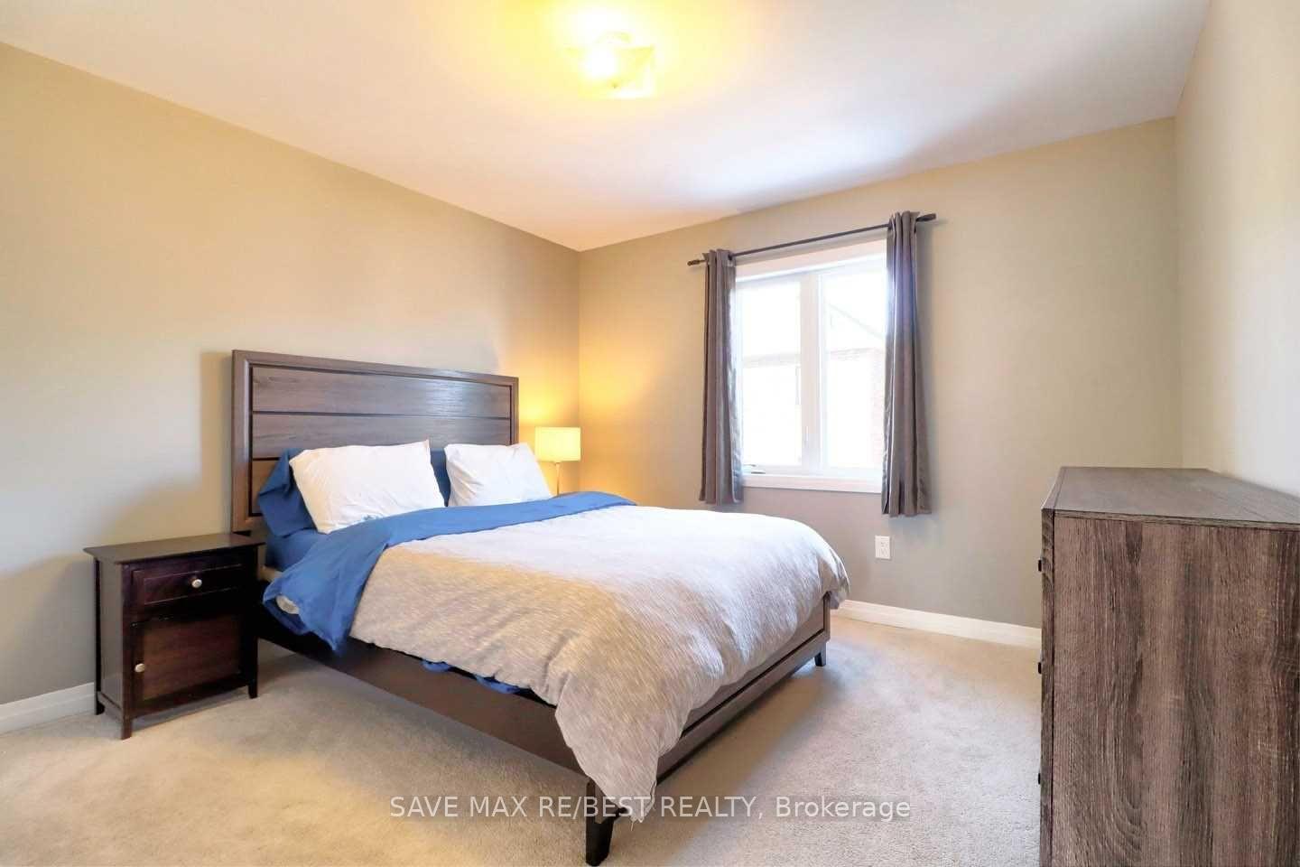Photo 18 of 10 Bedford Estates Crescent, Barrie, Bayshore — HOMEH