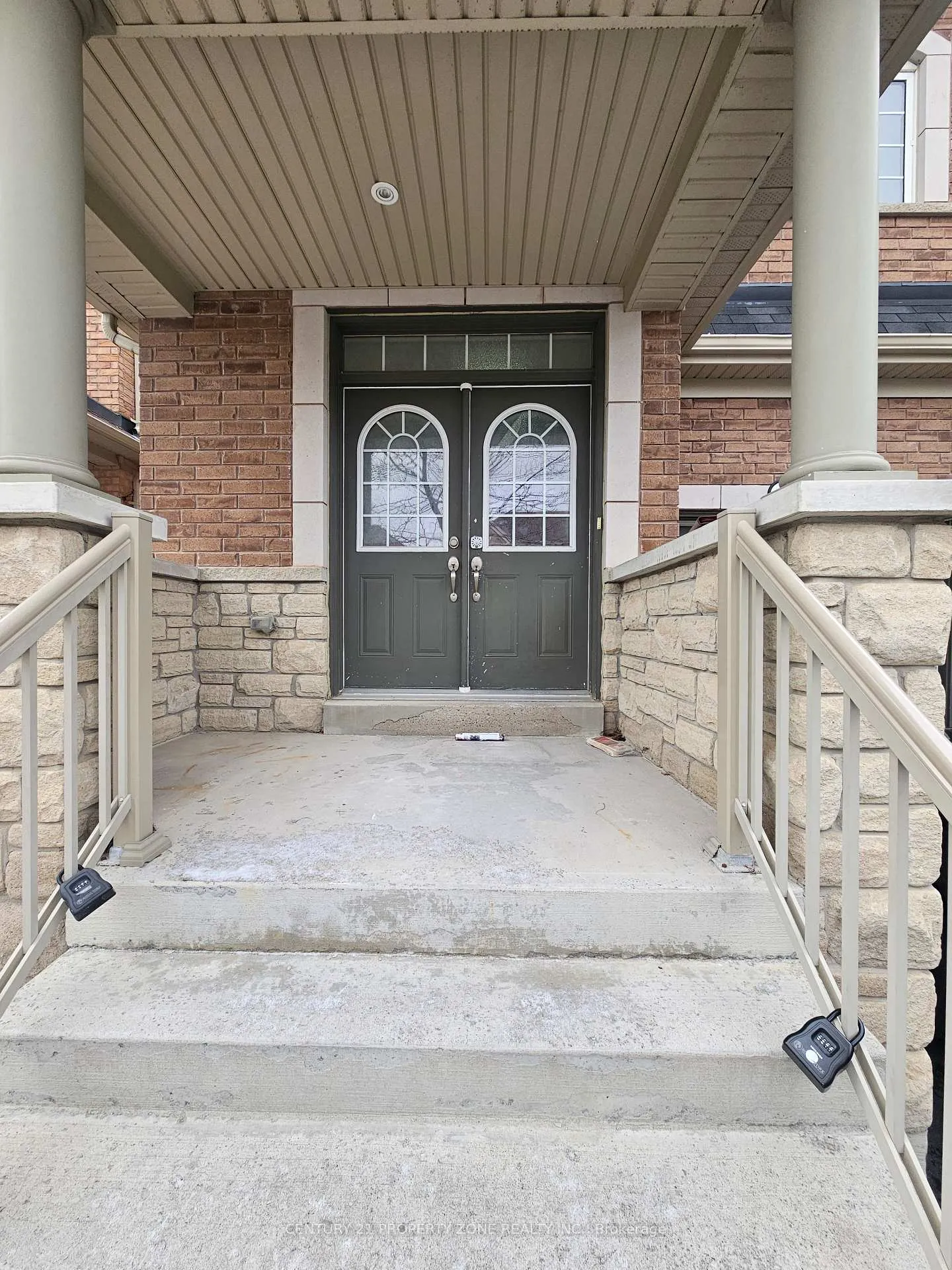 Front of Unit upper Unit, 42 Loftsmoor Drive