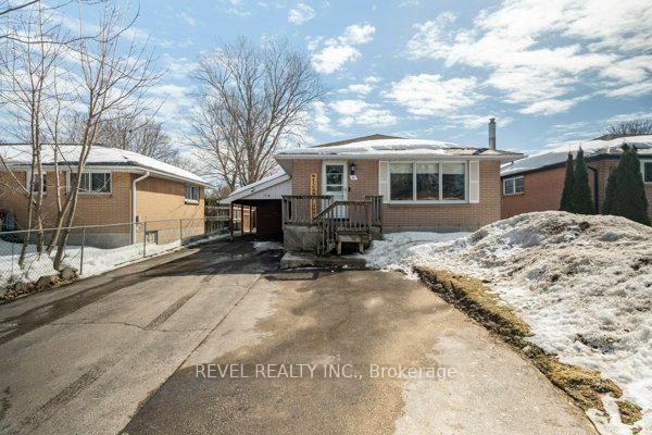 Photo 2 of 34 Bothwell Crescent, Barrie, Wellington — HOMEH