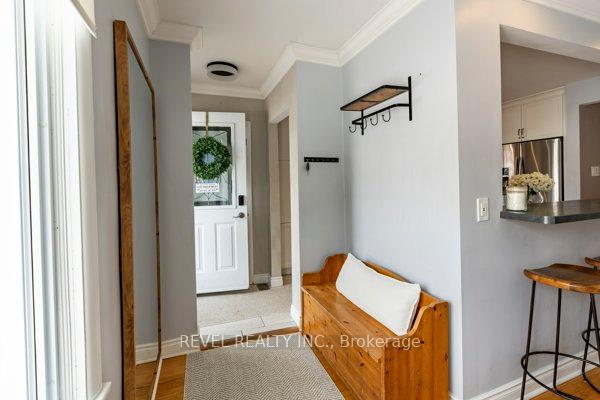 Photo 3 of 34 Bothwell Crescent, Barrie, Wellington — HOMEH