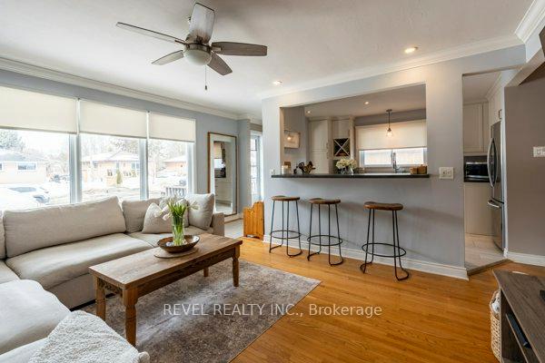 Photo 5 of 34 Bothwell Crescent, Barrie, Wellington — HOMEH