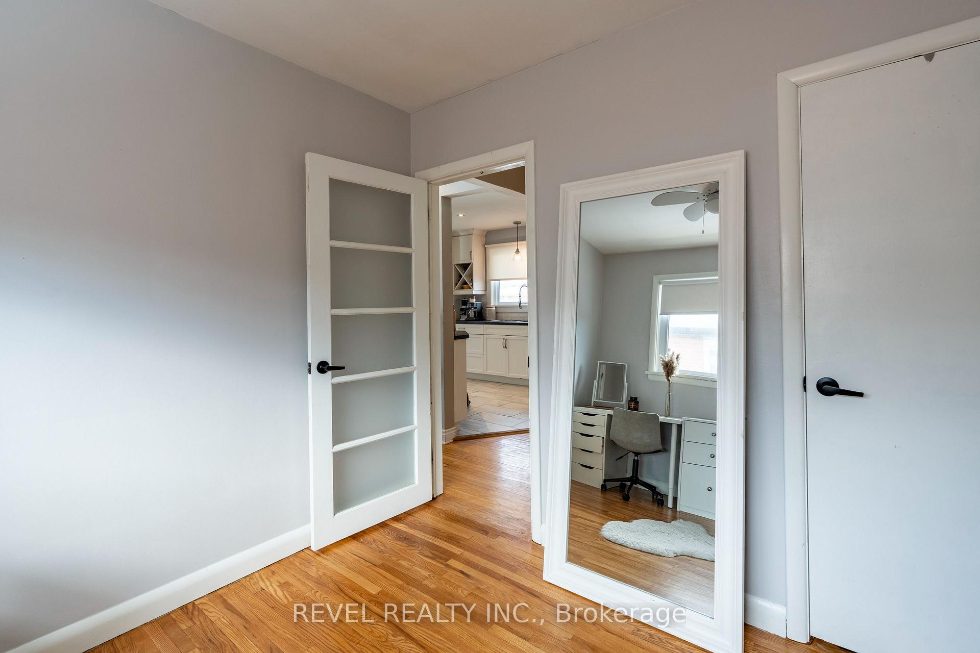 Photo 15 of 34 Bothwell Crescent, Barrie, Wellington — HOMEH