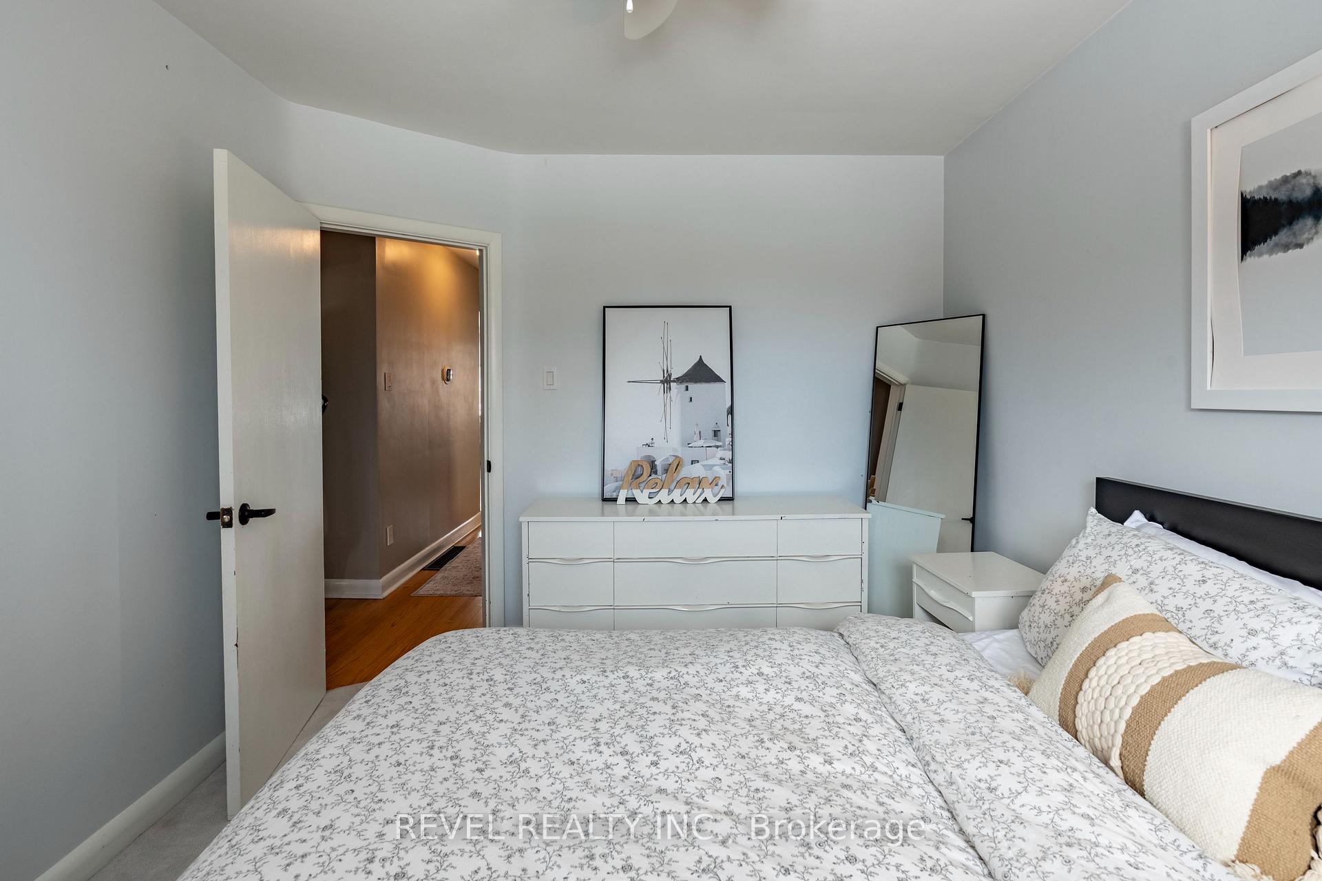 Photo 21 of 34 Bothwell Crescent, Barrie, Wellington — HOMEH