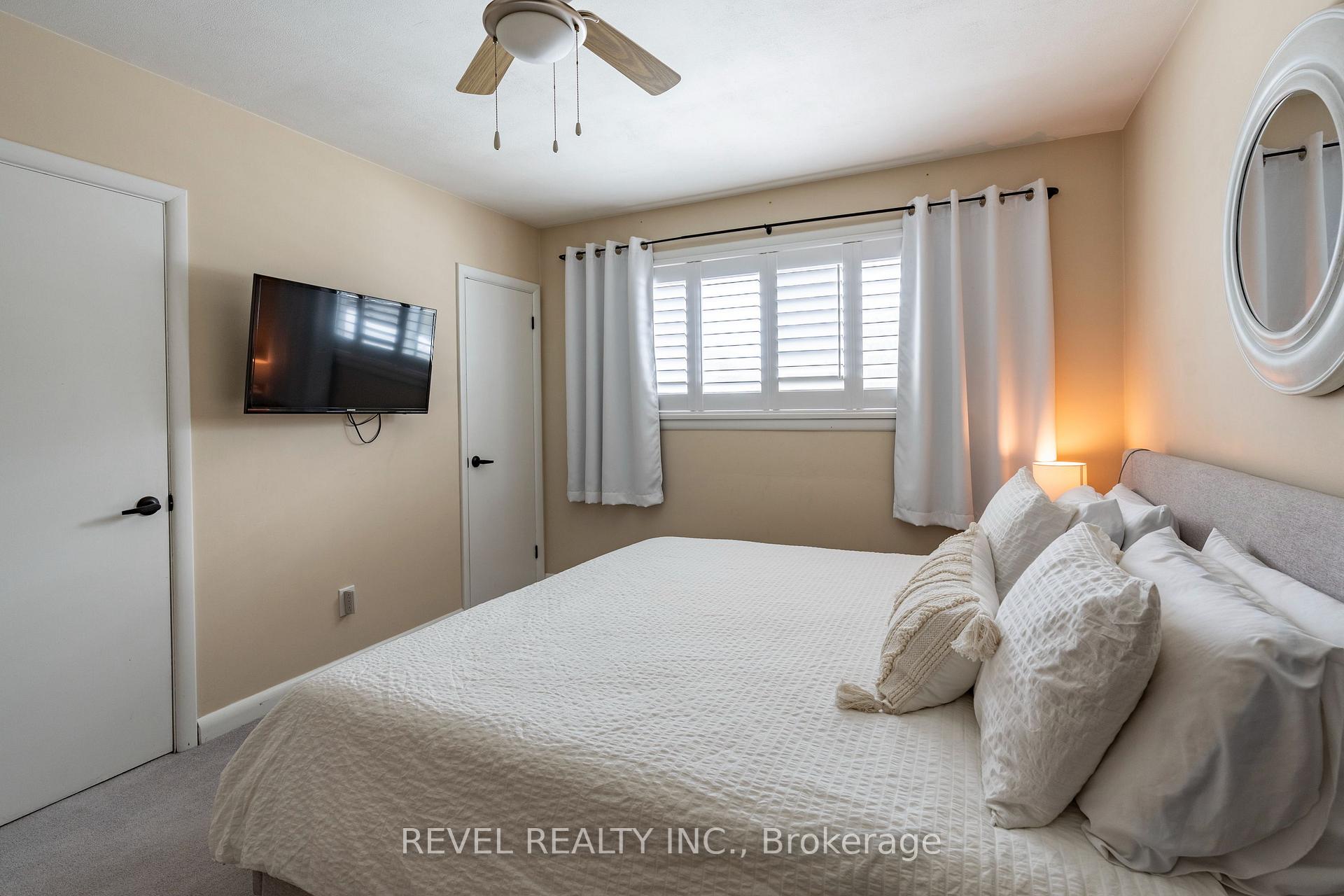 Photo 23 of 34 Bothwell Crescent, Barrie, Wellington — HOMEH