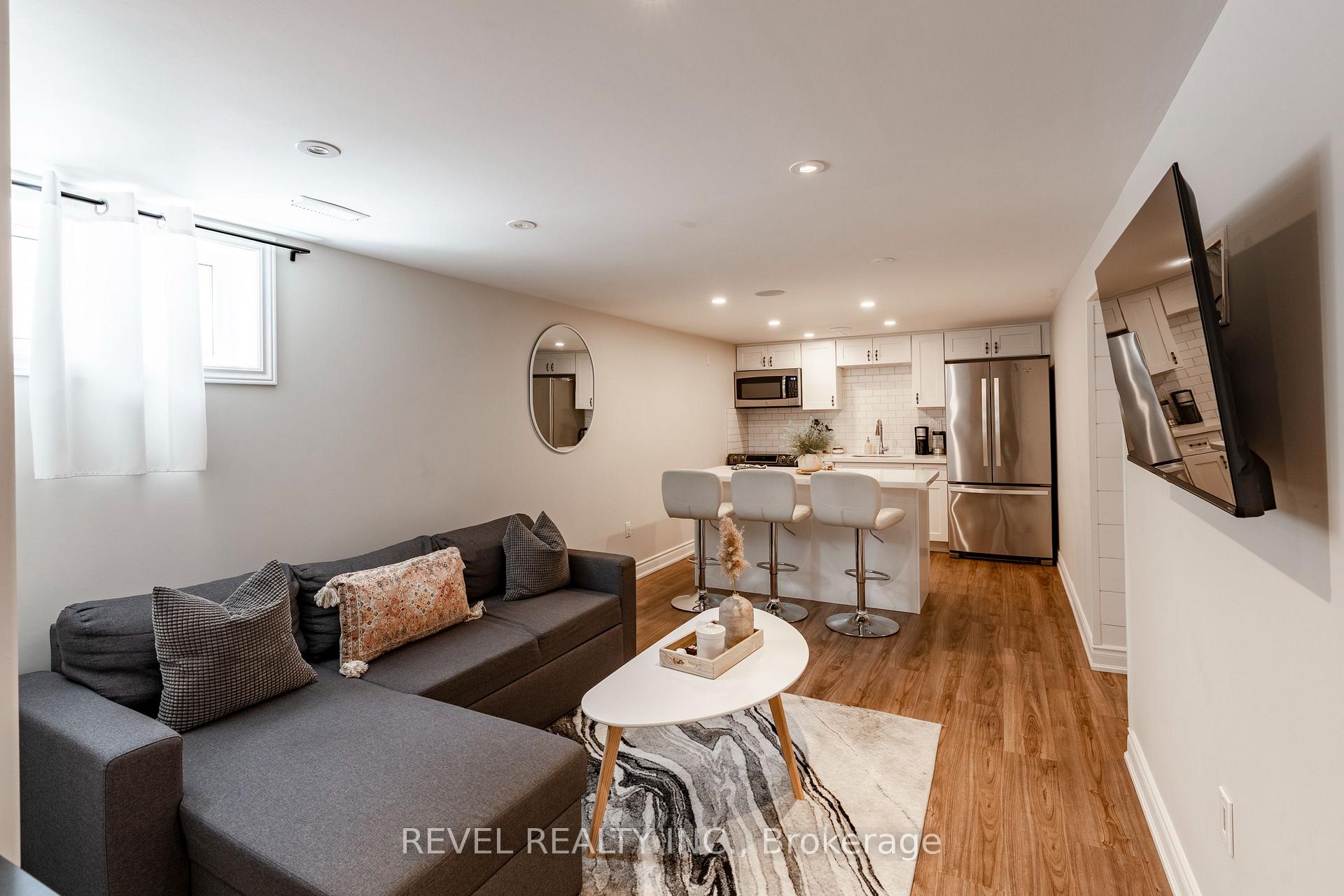 Photo 31 of 34 Bothwell Crescent, Barrie, Wellington — HOMEH