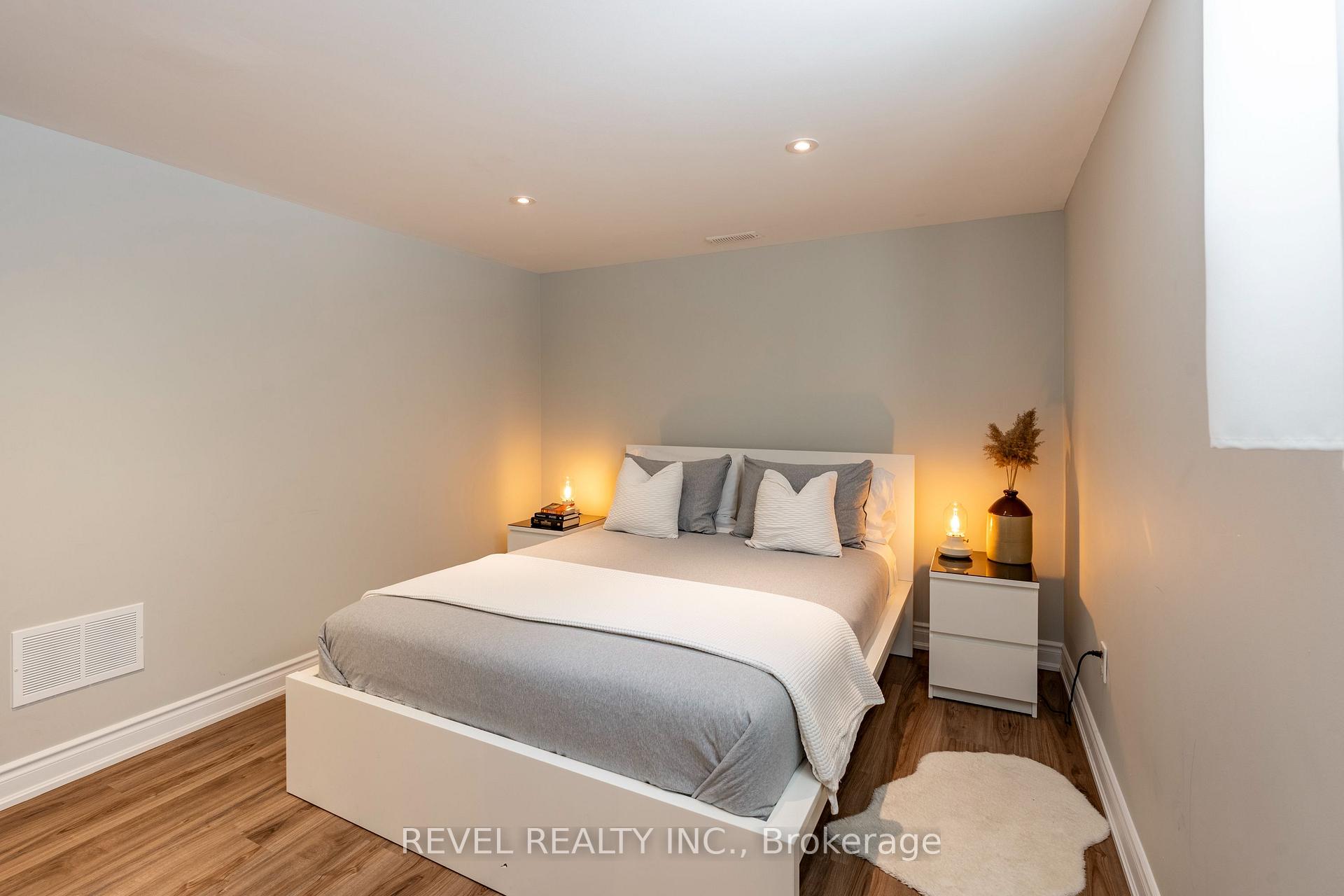 Photo 33 of 34 Bothwell Crescent, Barrie, Wellington — HOMEH