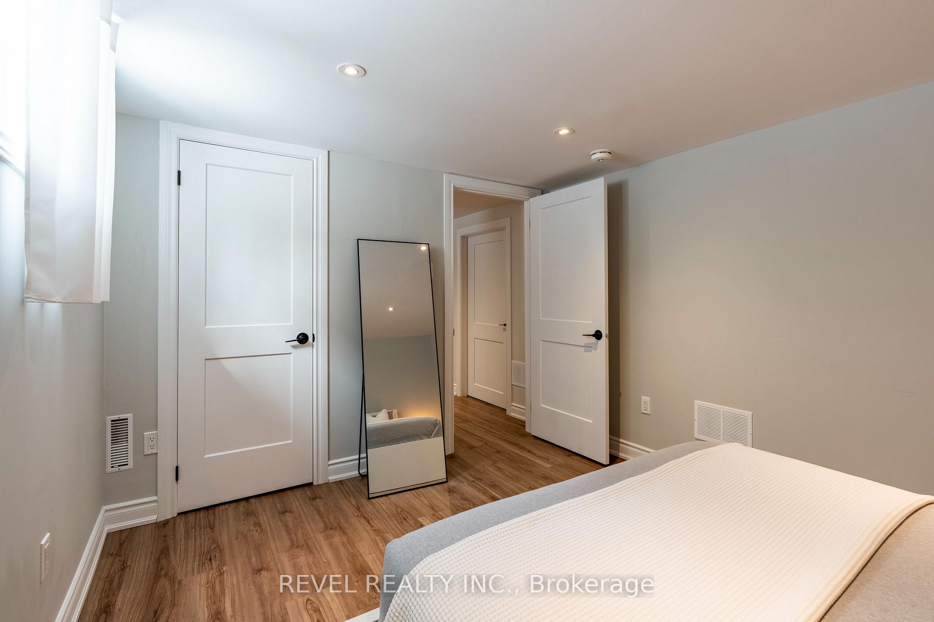 Photo 35 of 34 Bothwell Crescent, Barrie, Wellington — HOMEH