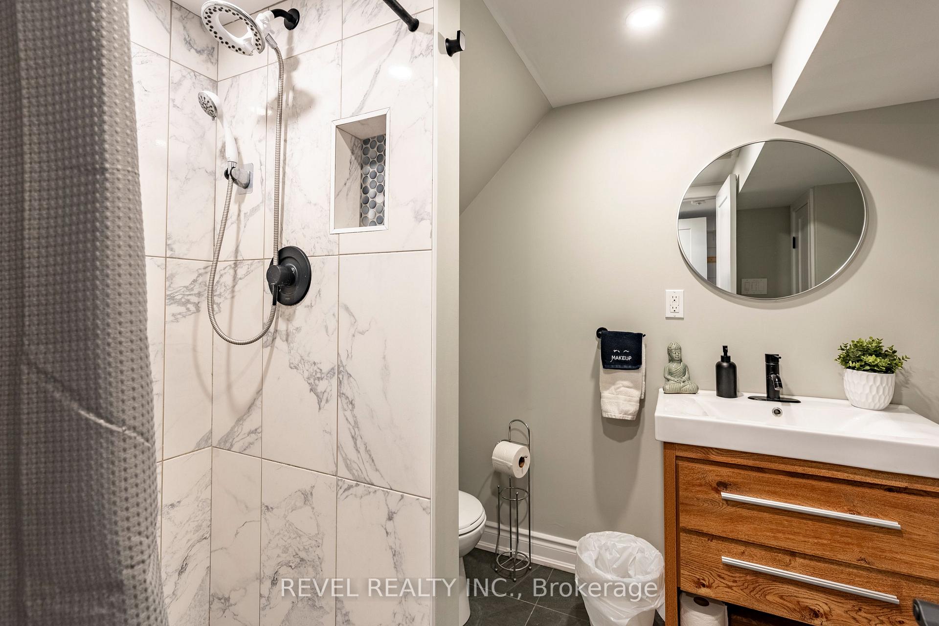 Photo 36 of 34 Bothwell Crescent, Barrie, Wellington — HOMEH