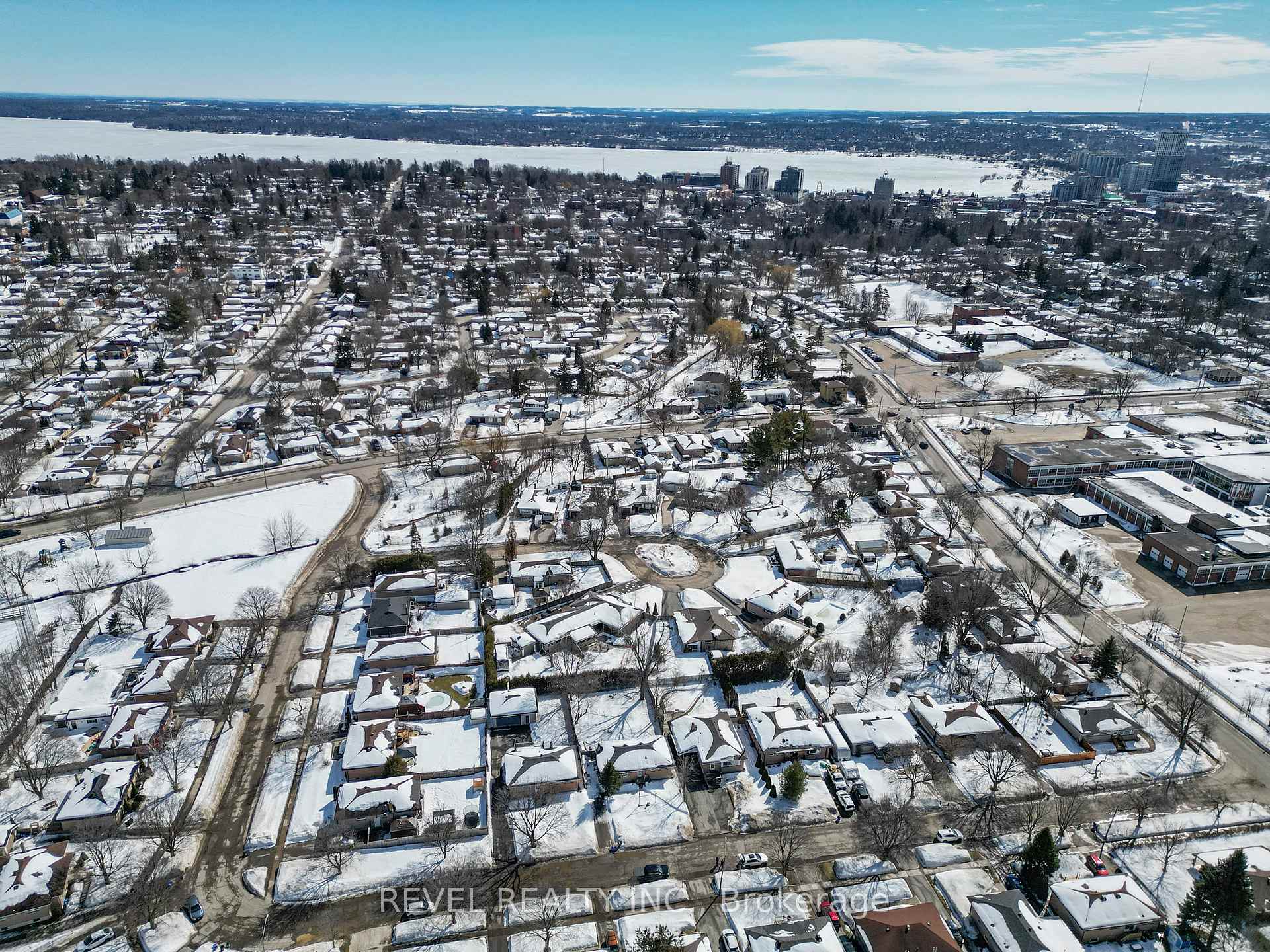 Photo 49 of 34 Bothwell Crescent, Barrie, Wellington — HOMEH
