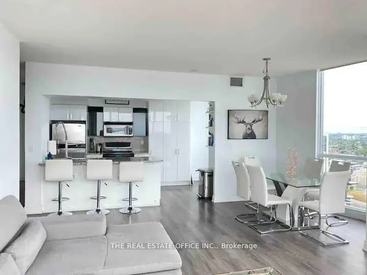 Photo 2 of Unit PH02, 219 Fort York Boulevard, Toronto, Niagara — HOMEH