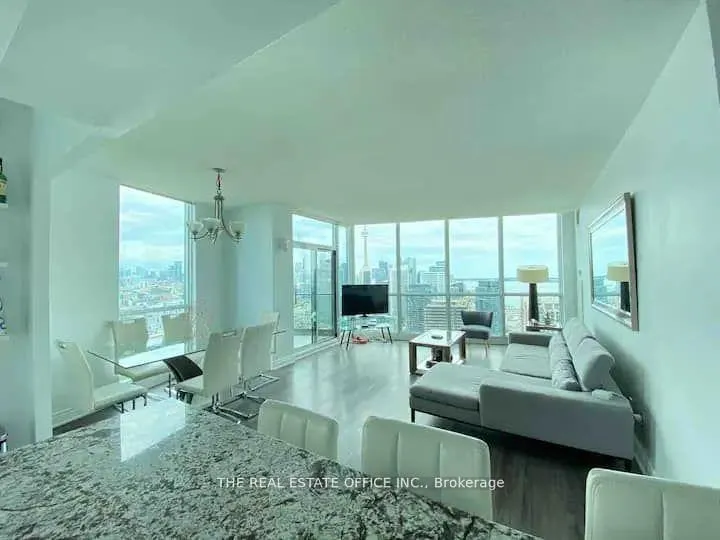 Photo 4 of Unit PH02, 219 Fort York Boulevard, Toronto, Niagara — HOMEH