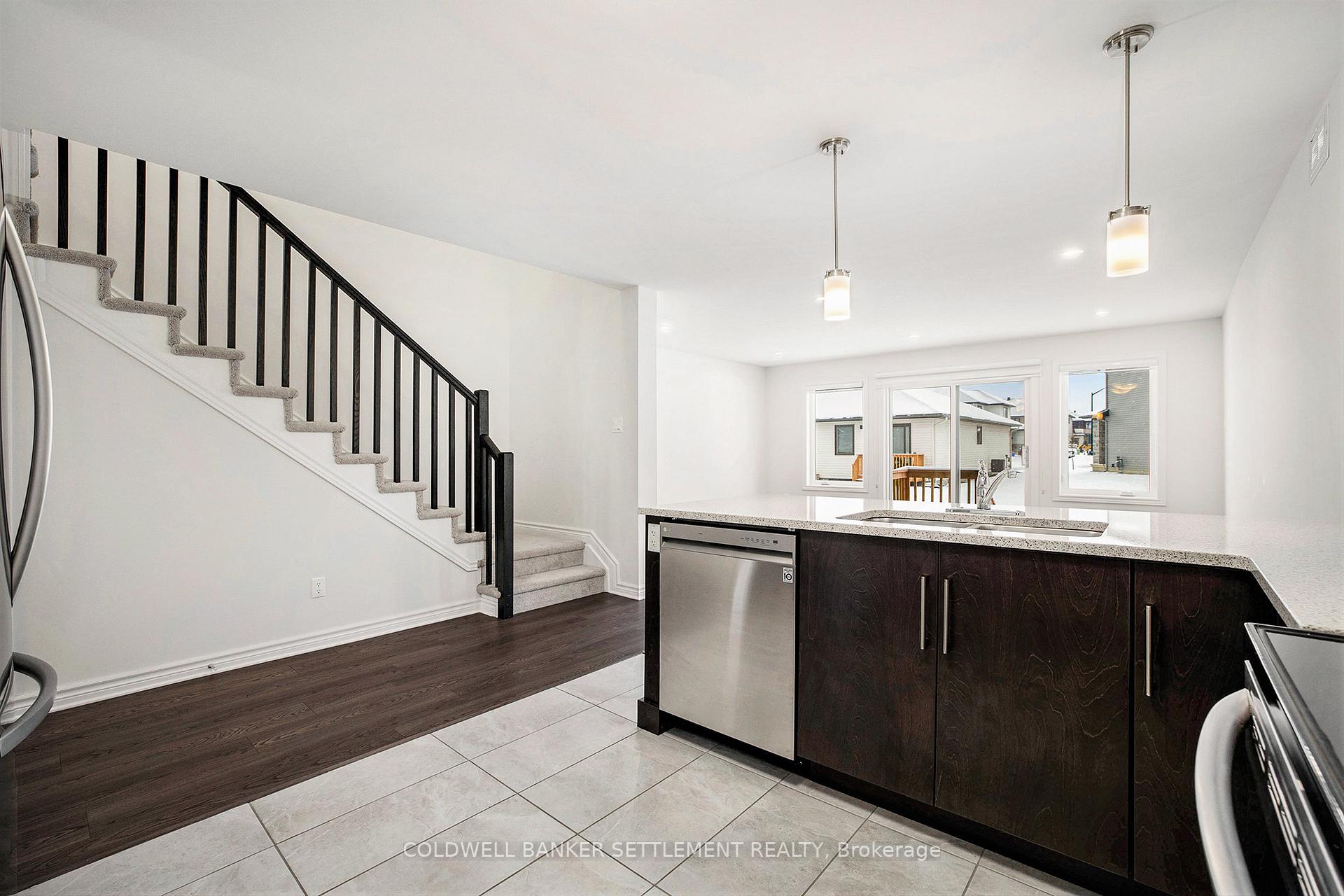 Photo 13 of 102 Dowdall Circle, Carleton Place — HOMEH