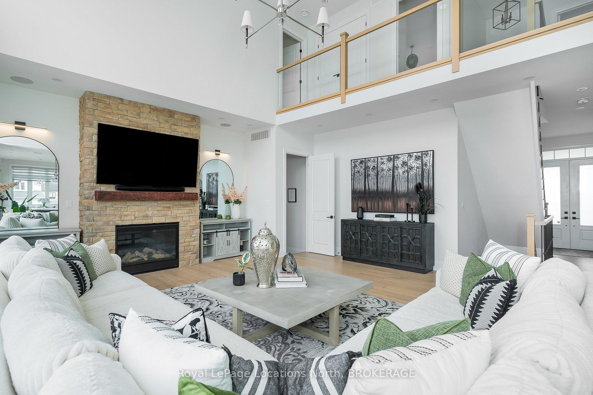 Photo 3 of 103 Springside Crescent, Blue Mountains — HOMEH