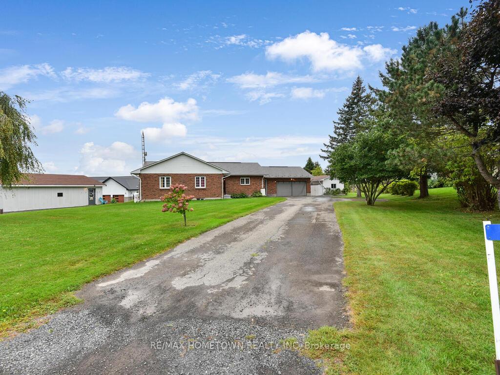 Photo 4 of 118 North Channel Road, Edwardsburgh/Cardinal, Edwardsburgh/Cardinal Twp — HOMEH