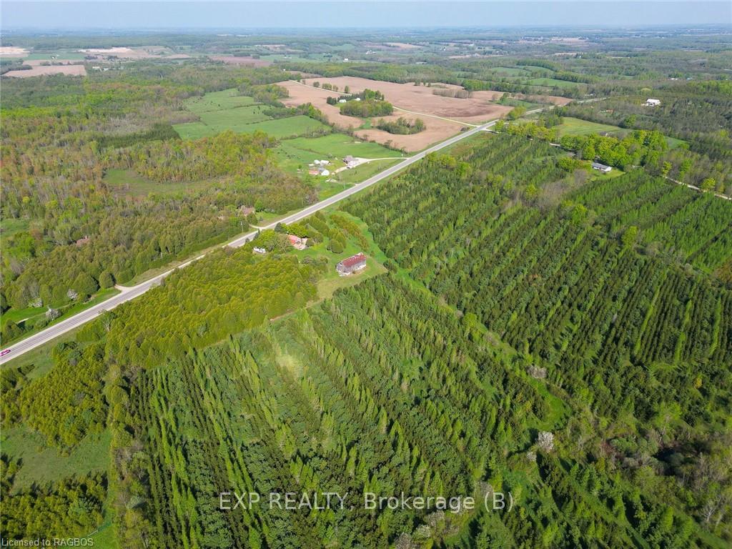 Photo 3 of 743100 Sideroad 10, Chatsworth — HOMEH