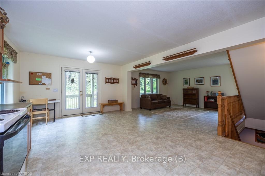 Photo 19 of 743100 Sideroad 10, Chatsworth — HOMEH