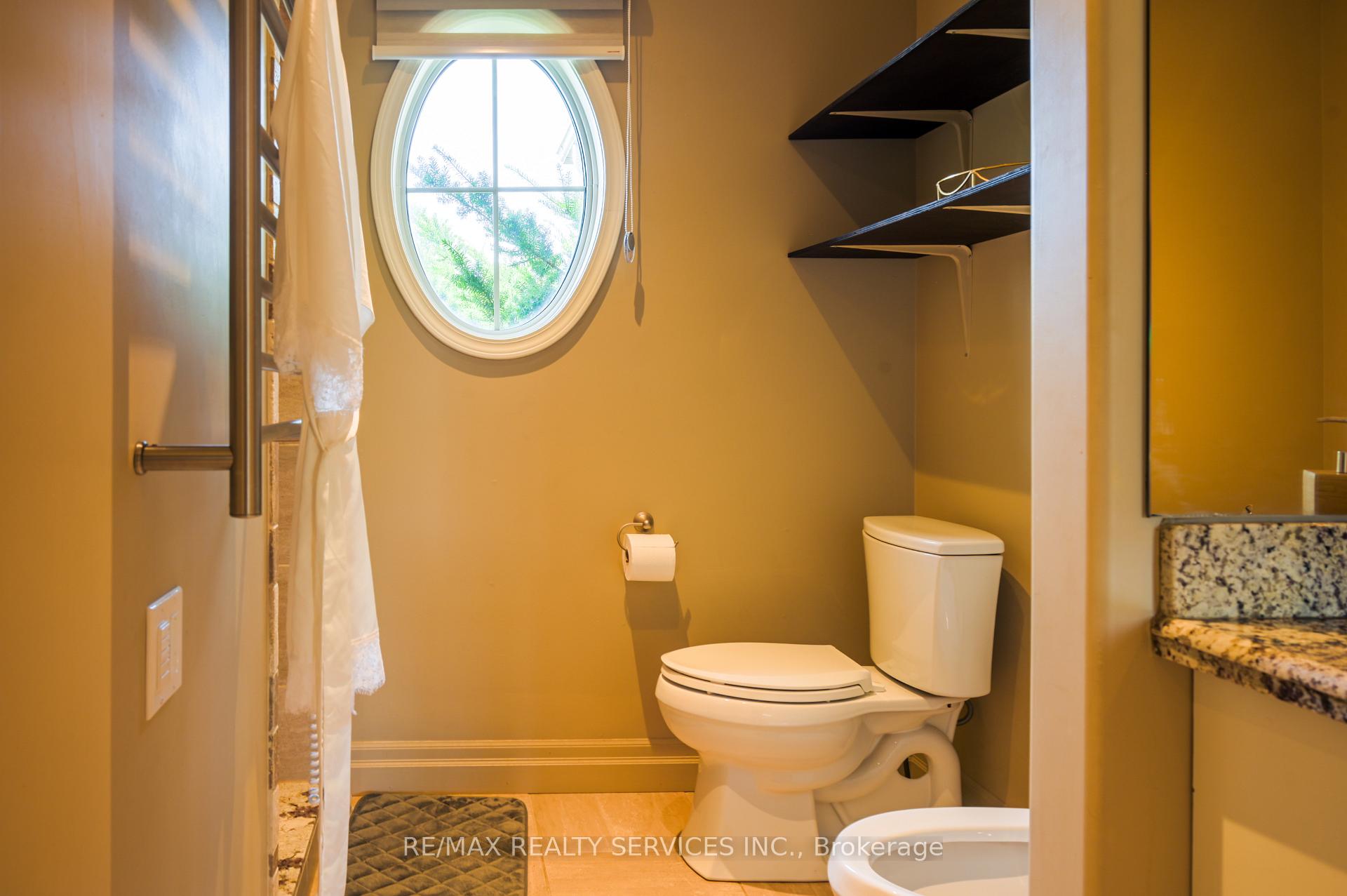 Photo 3 of 214&218 Maple Avenue S, Brant, Burford — HOMEH