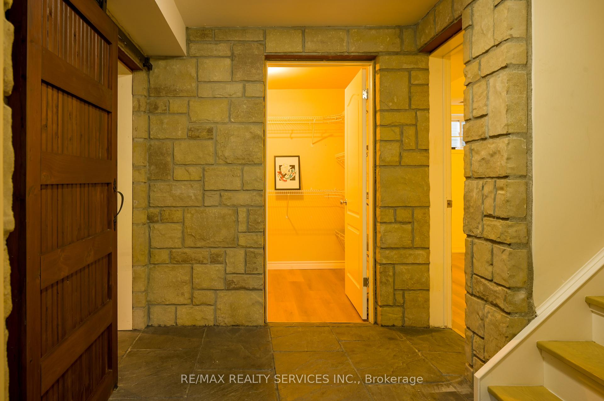 Photo 8 of 214&218 Maple Avenue S, Brant, Burford — HOMEH