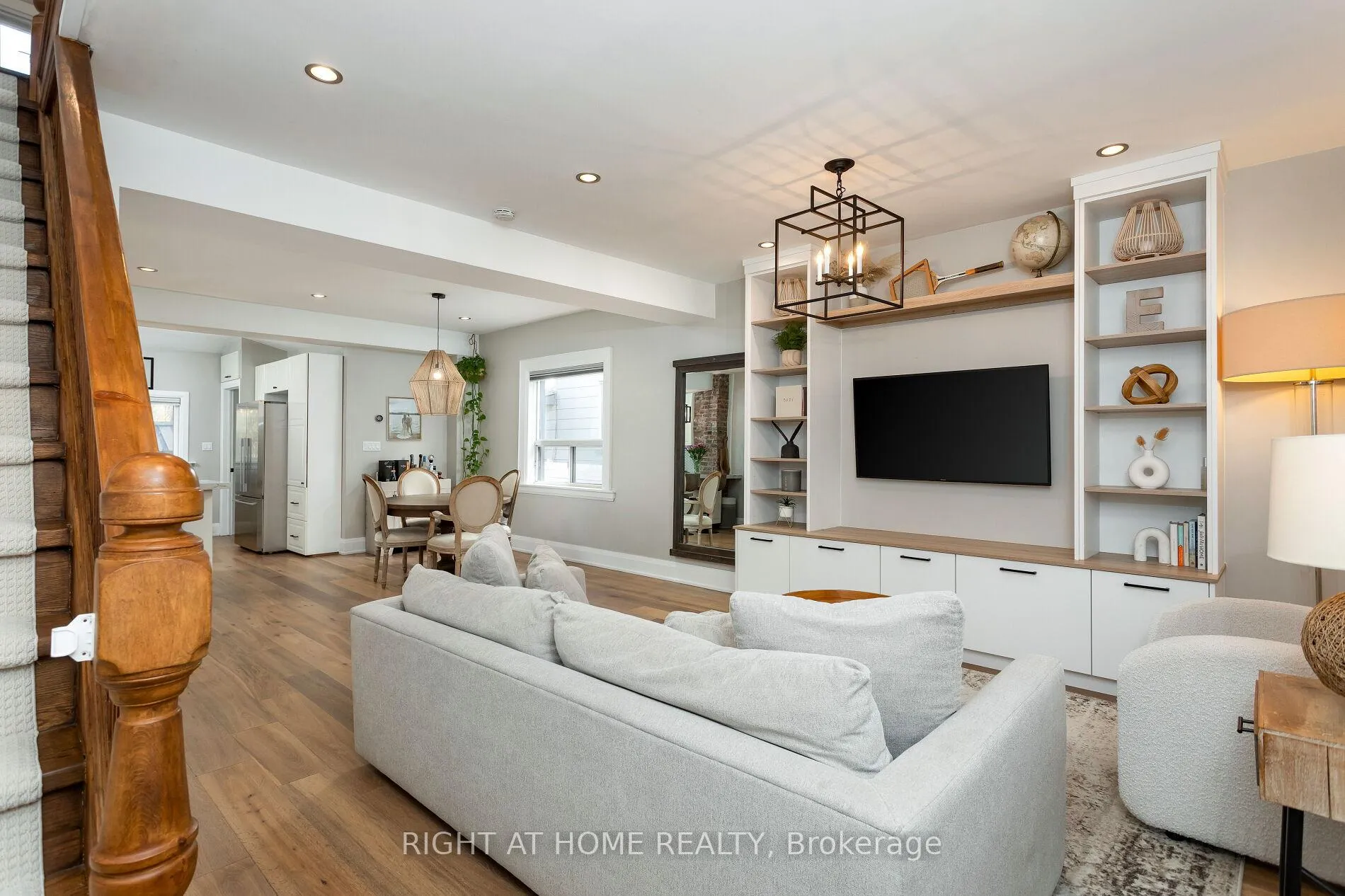 Photo 2 of 171 Islington Avenue, Etobicoke, New Toronto — HOMEH