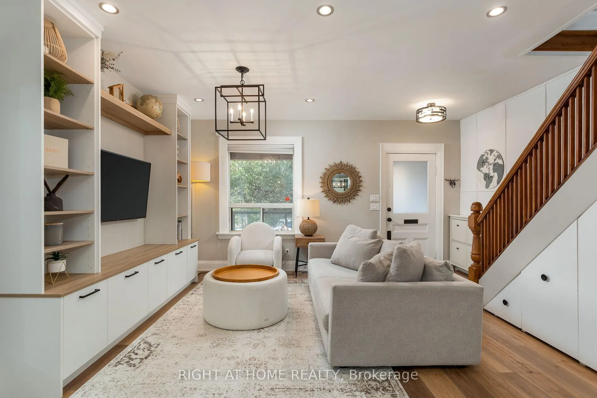 Photo 4 of 171 Islington Avenue, Etobicoke, New Toronto — HOMEH