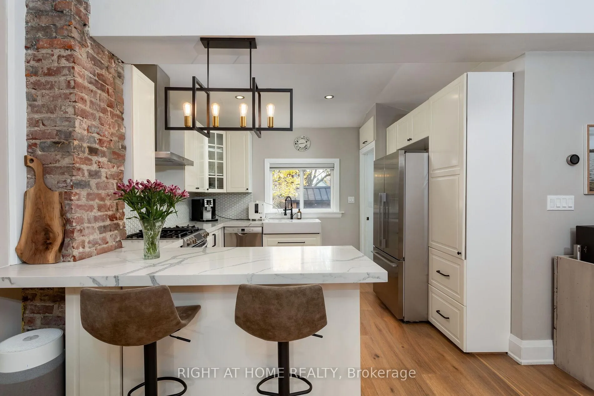 Photo 5 of 171 Islington Avenue, Etobicoke, New Toronto — HOMEH