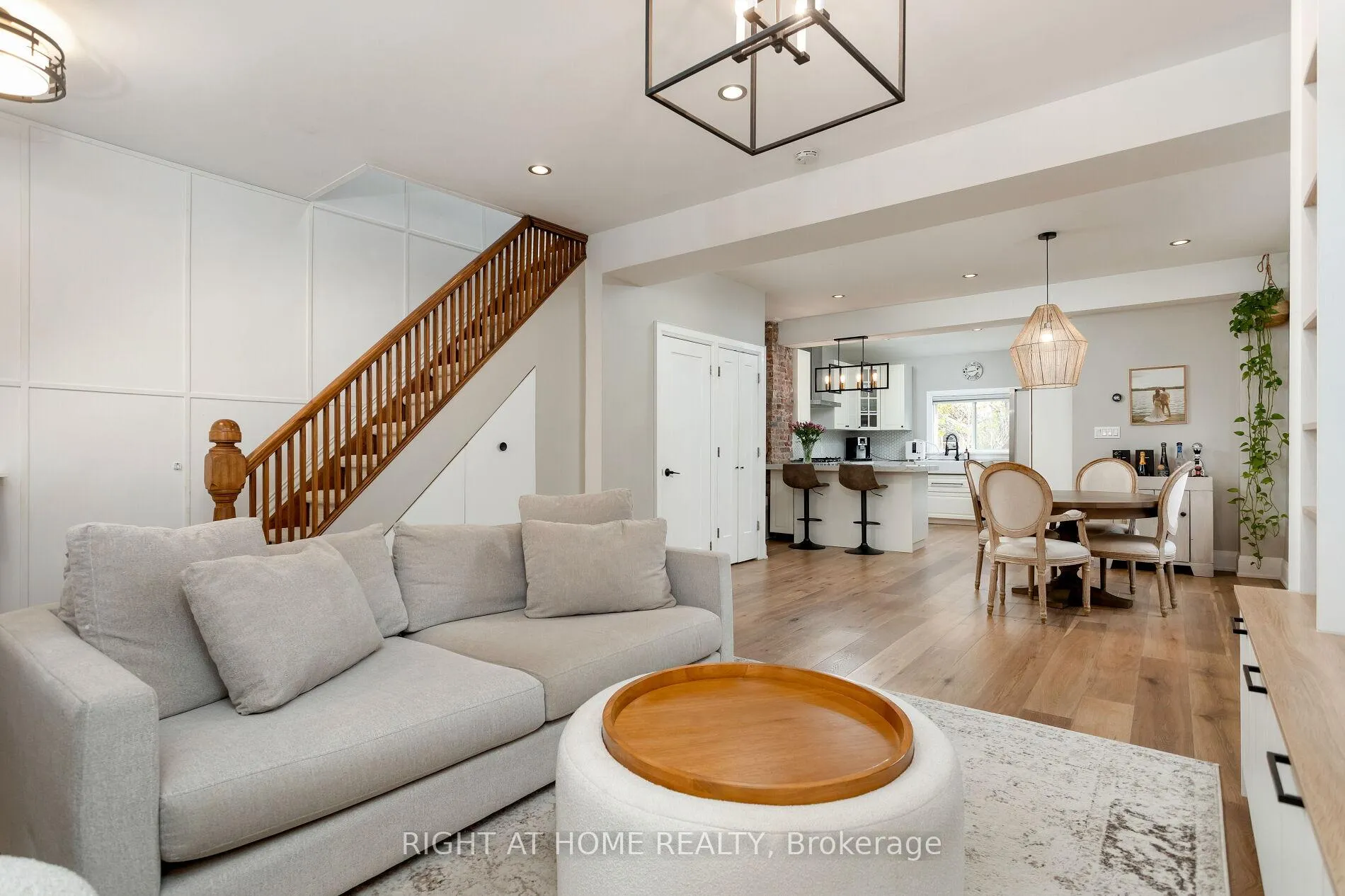 Photo 6 of 171 Islington Avenue, Etobicoke, New Toronto — HOMEH