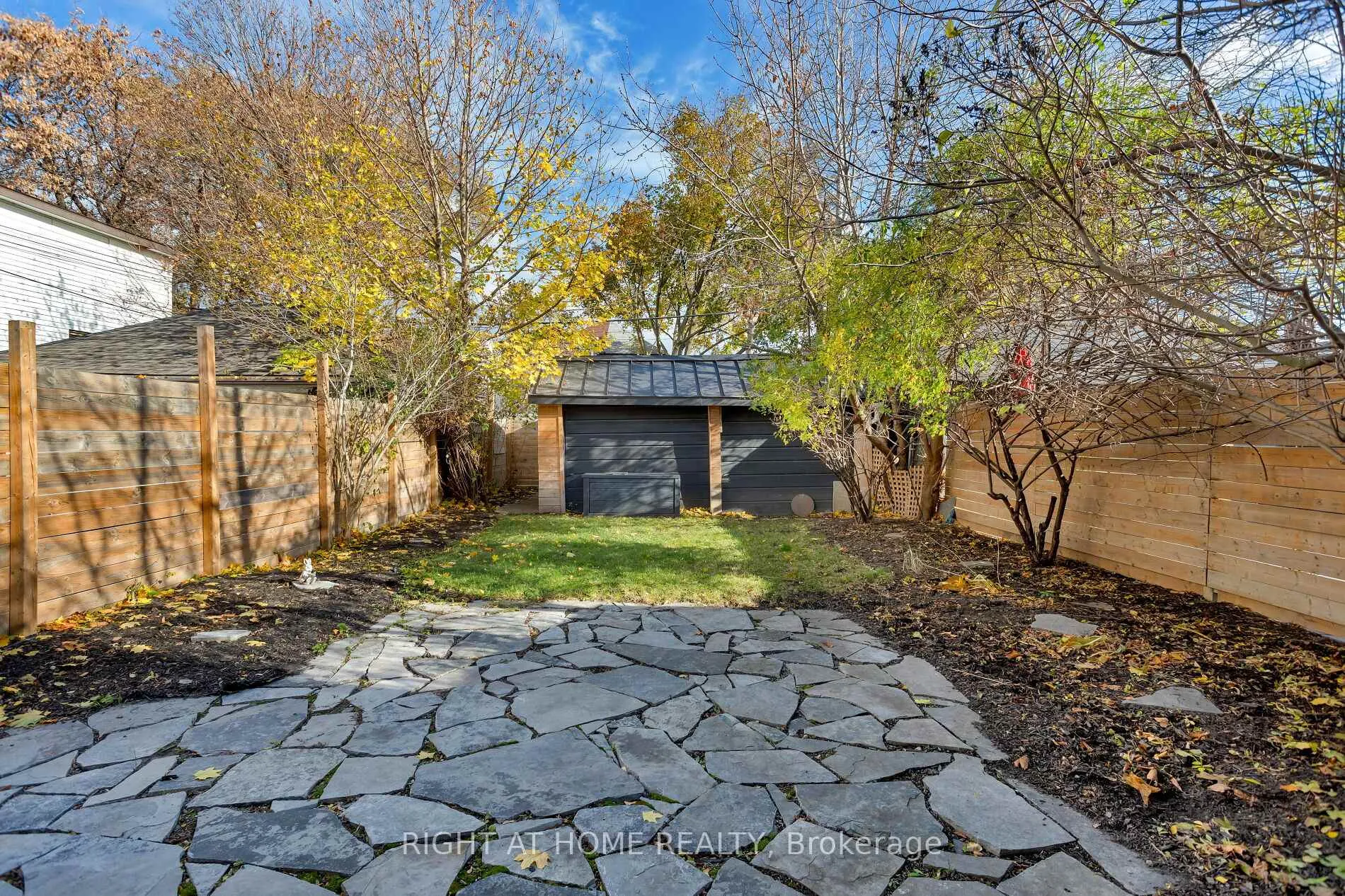 Photo 11 of 171 Islington Avenue, Etobicoke, New Toronto — HOMEH
