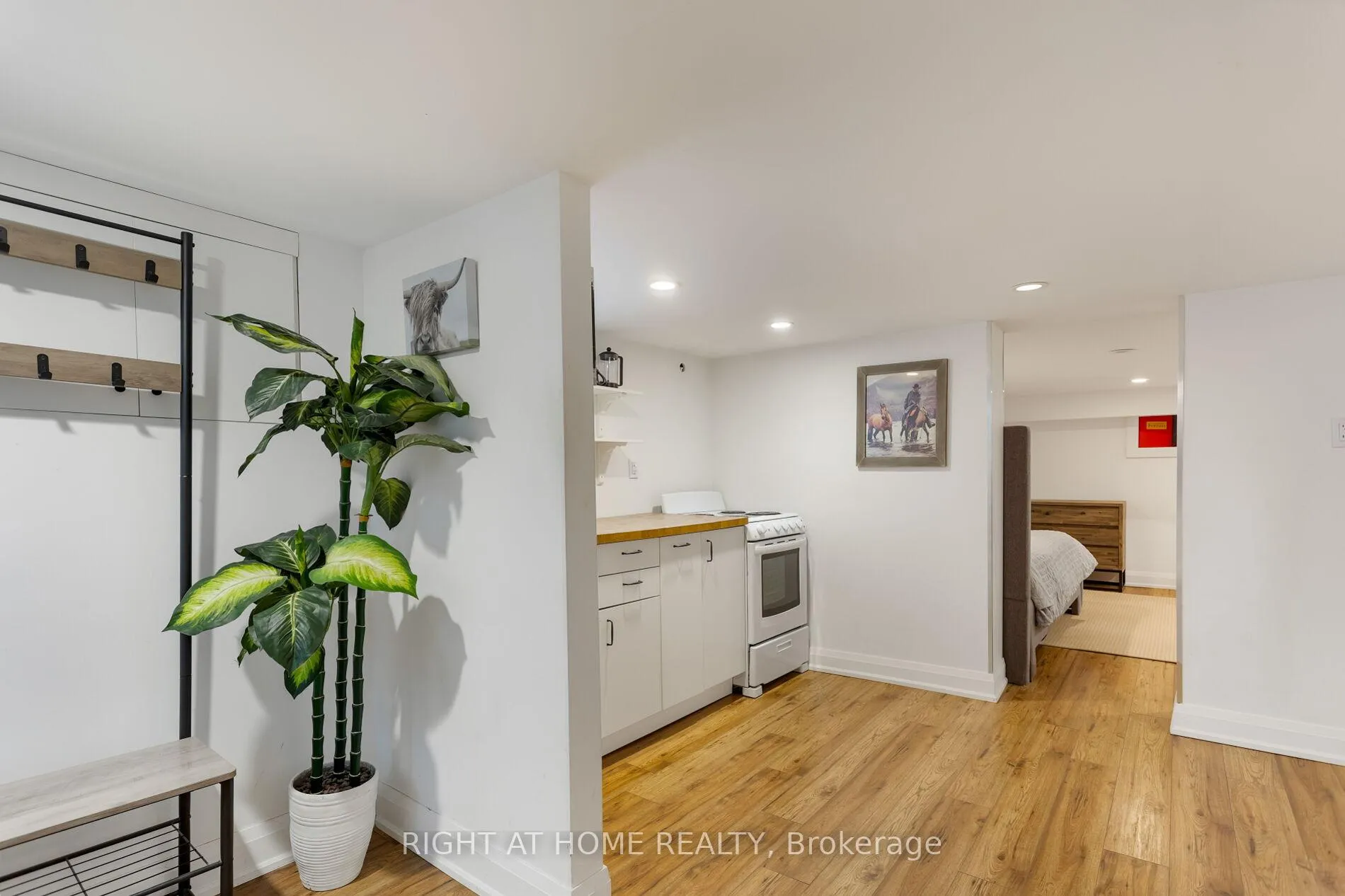 Photo 19 of 171 Islington Avenue, Etobicoke, New Toronto — HOMEH